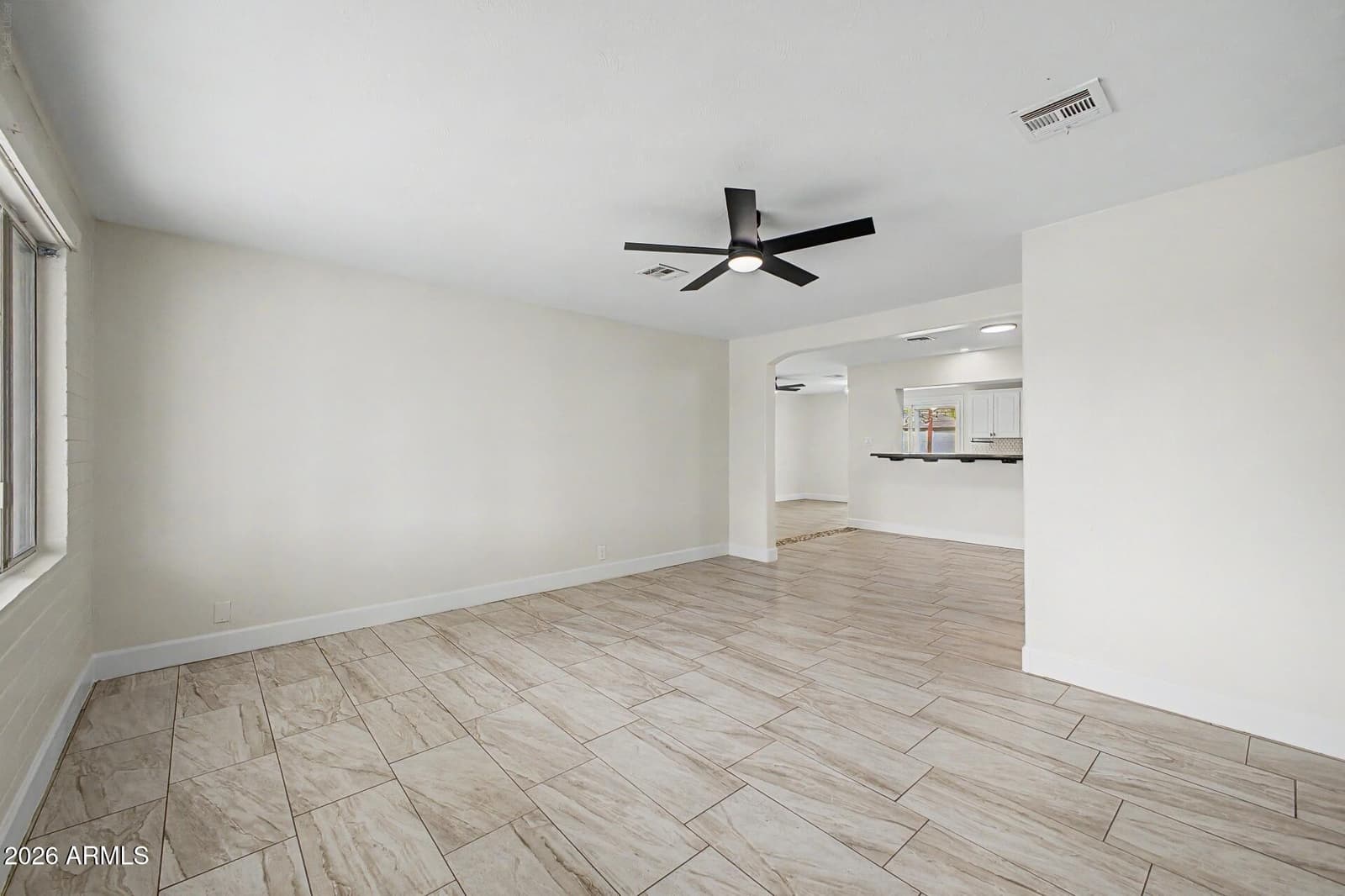 10633 N 17TH Avenue, Phoenix, AZ 85029 — photo 4 of 29