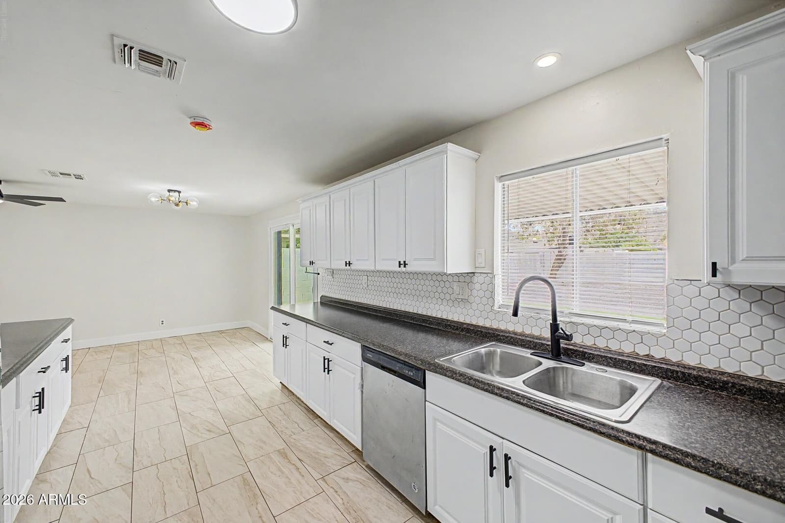 10633 N 17TH Avenue, Phoenix, AZ 85029 — photo 14 of 29