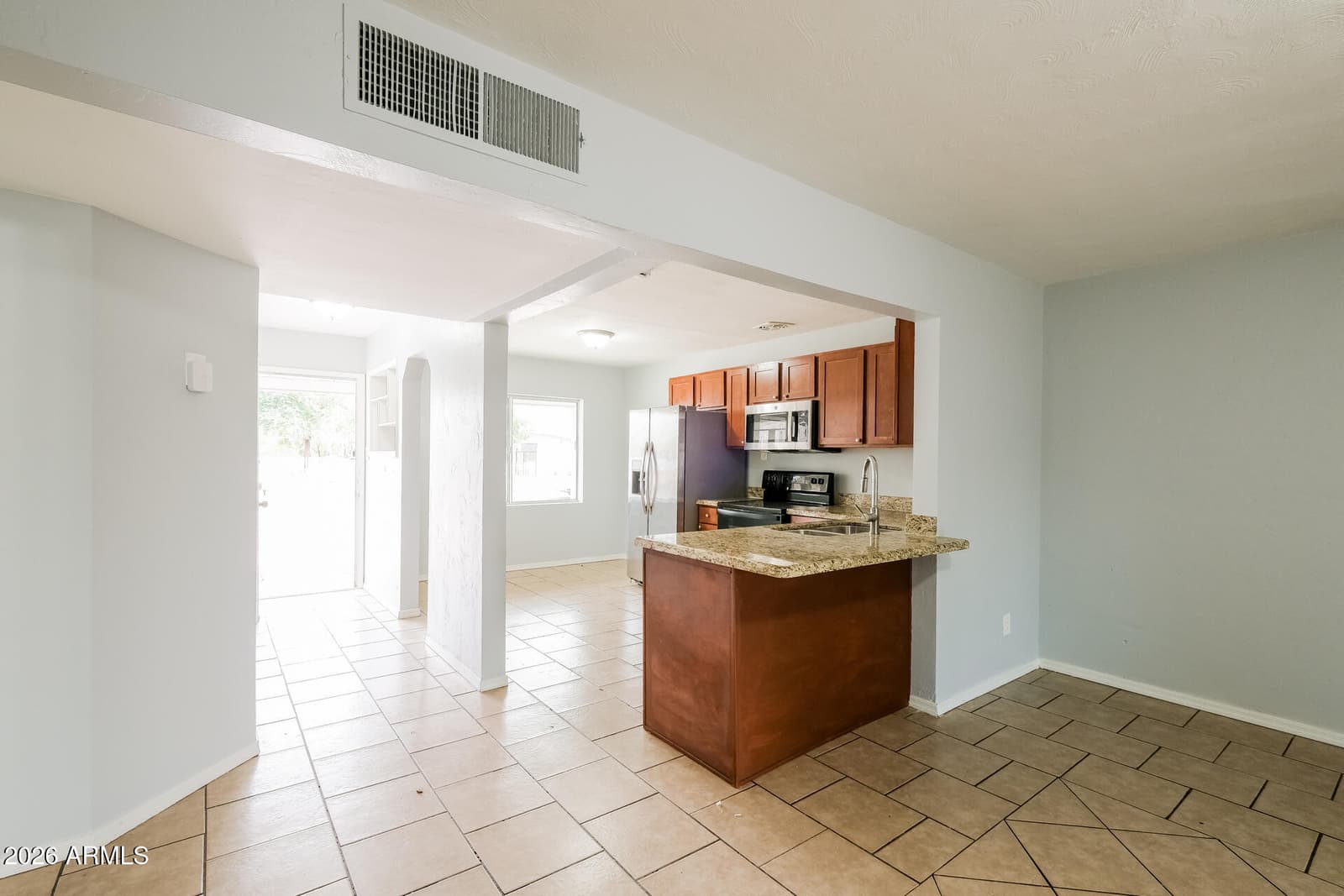 2315 W MARYLAND Avenue, Phoenix, AZ 85015 — photo 6 of 21