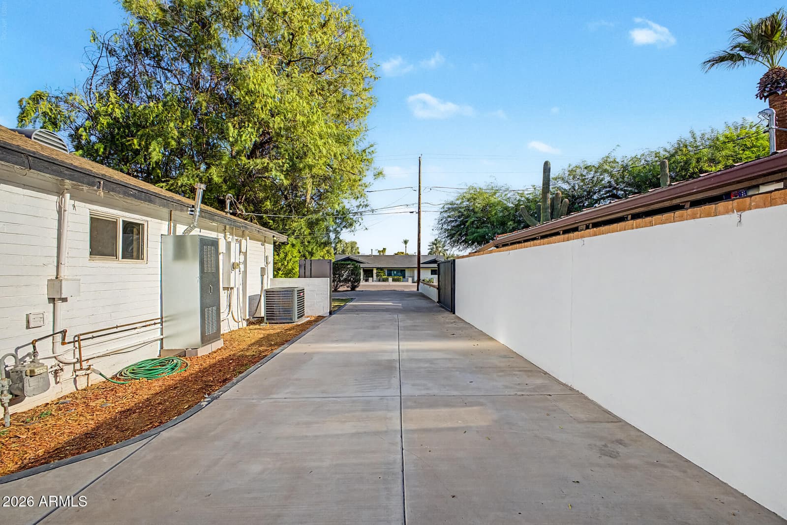 530 E ROSE Lane, Phoenix, AZ 85012 — photo 44 of 50