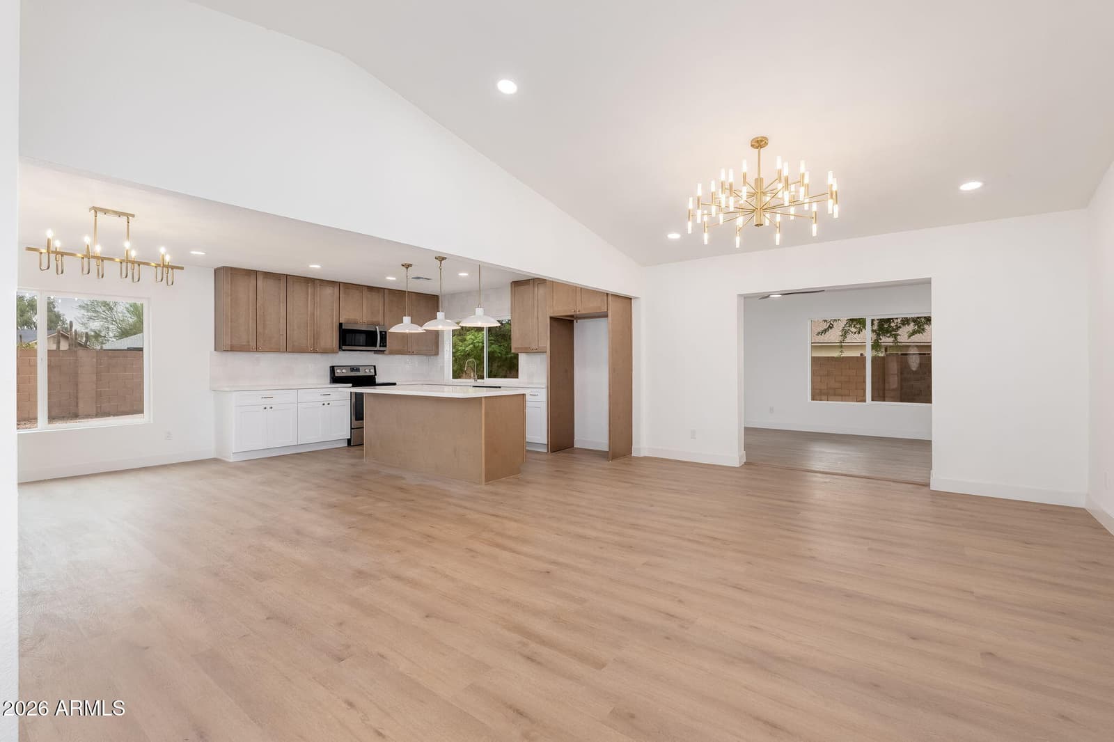 15015 N 23RD Avenue, Phoenix, AZ 85023 — photo 6 of 39