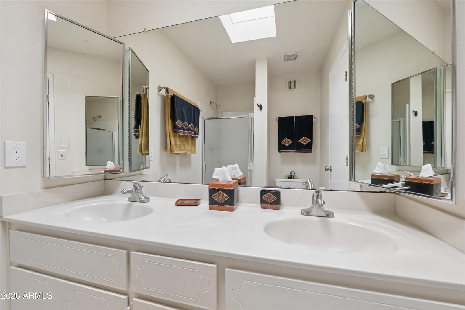 905 S Hacienda Drive, Tempe, AZ 85281 — photo 14 of 25