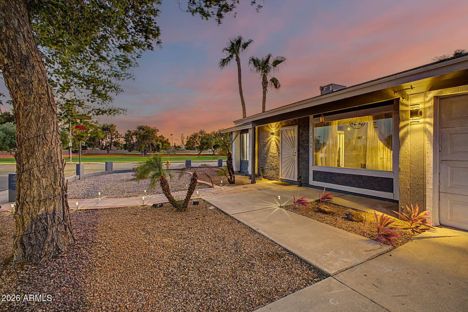 2208 W SILVERGATE Drive, Chandler, AZ 85224 — photo 3 of 57