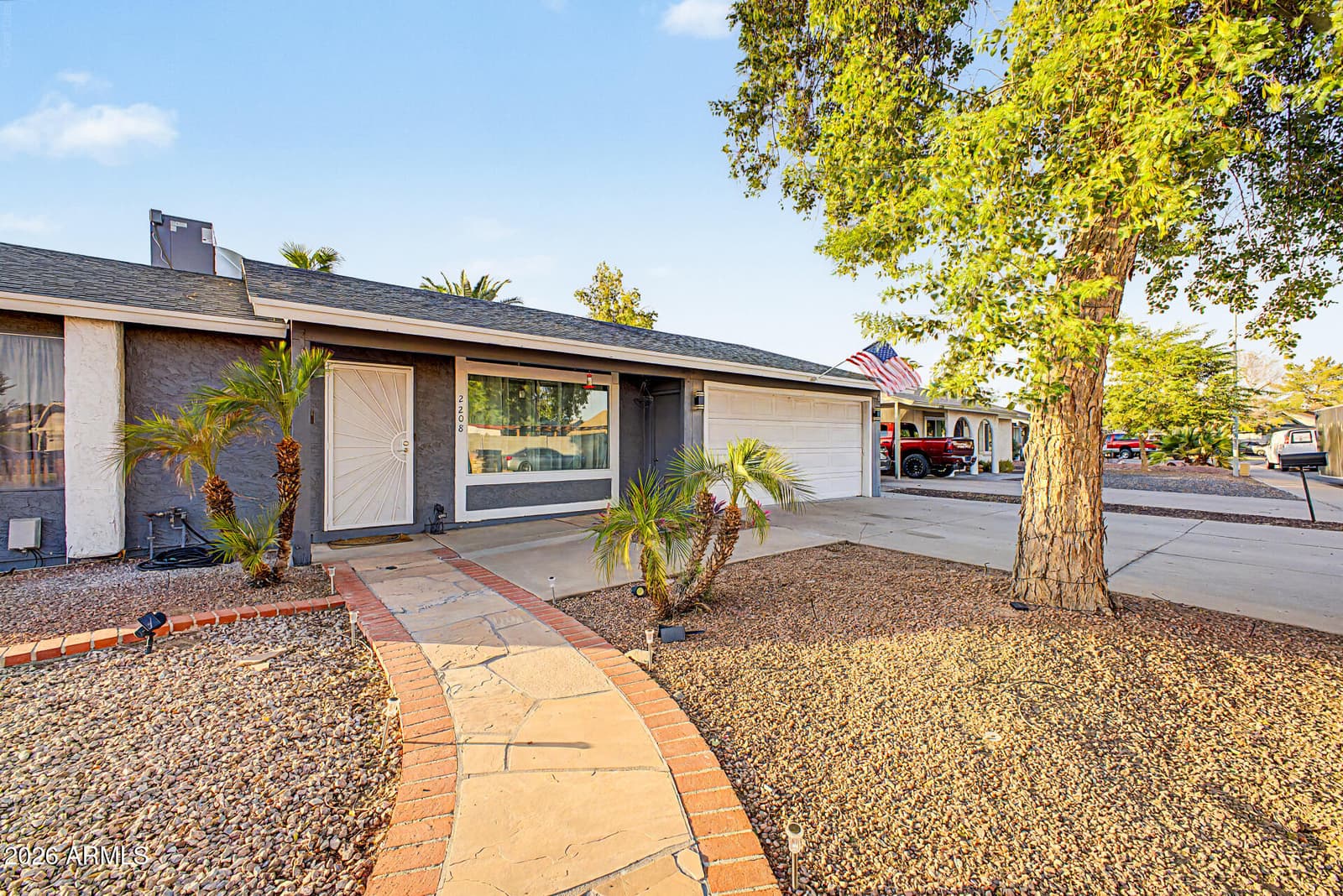 2208 W SILVERGATE Drive, Chandler, AZ 85224 — photo 8 of 57