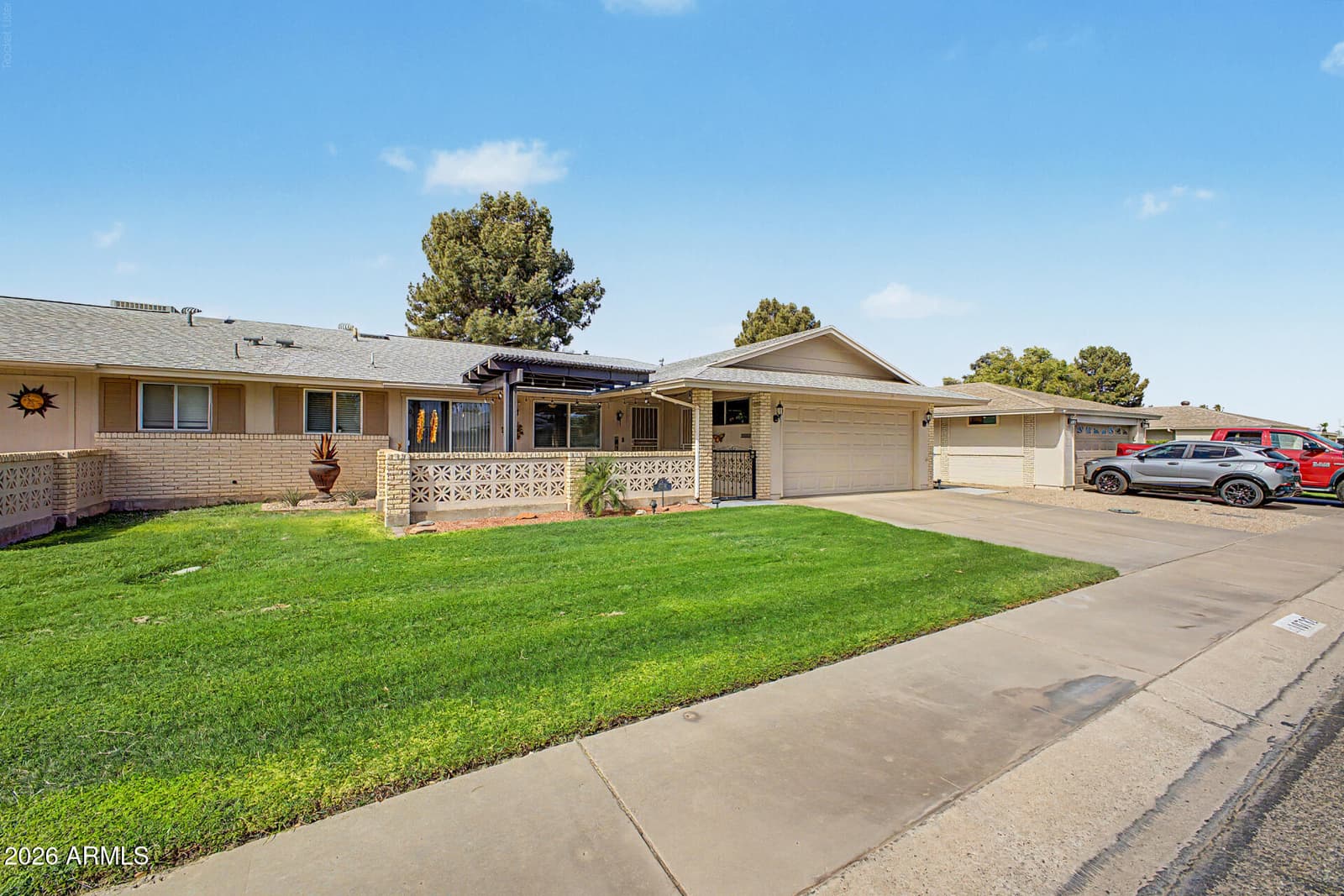 10732 W CARON Drive, Sun City, AZ 85351 — photo 3 of 43