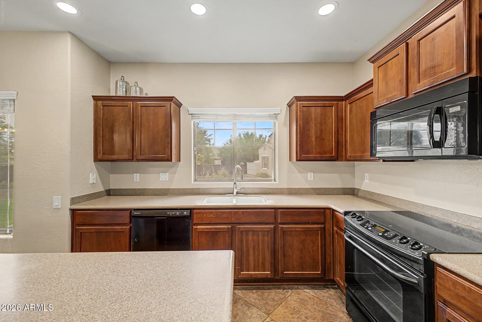 26309 N BABBLING BROOK Drive, Phoenix, AZ 85083 — photo 15 of 33