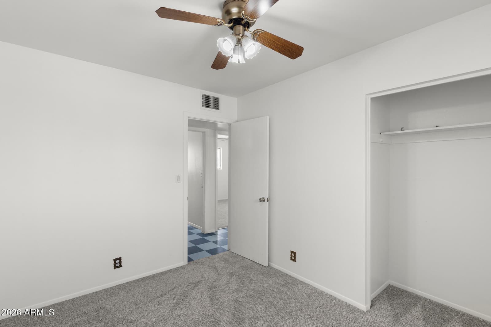2242 E CHIPMAN Road, Phoenix, AZ 85040 — photo 12 of 25