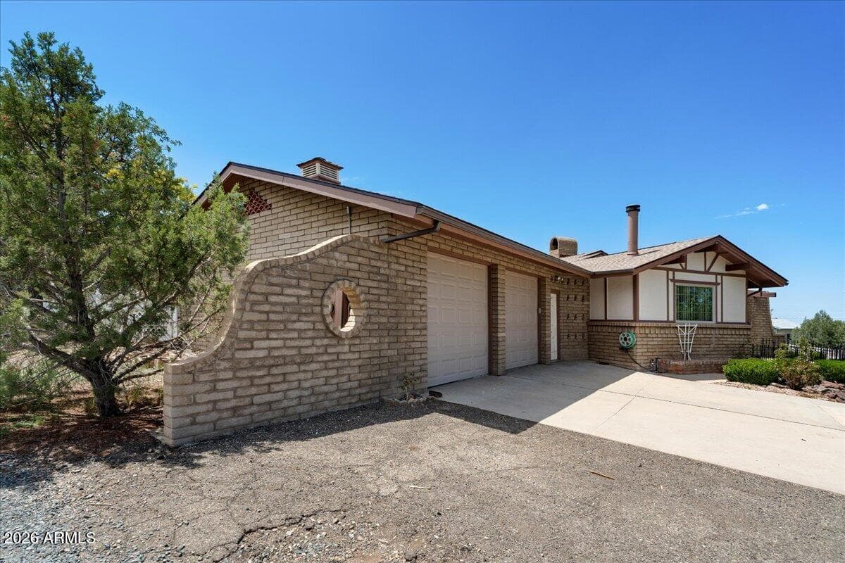 6860 N QUAIL VIEW Lane, Prescott, AZ 86305 — photo 1 of 36