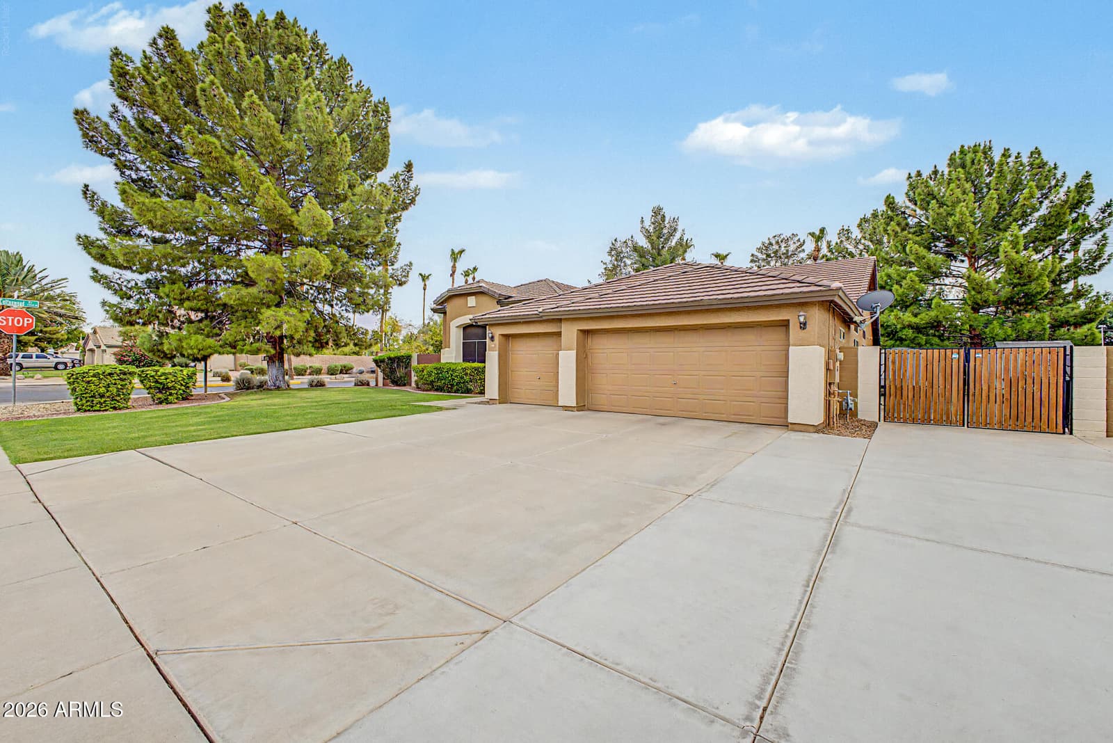 265 E LIBERTY Lane, Gilbert, AZ 85296 — photo 3 of 40
