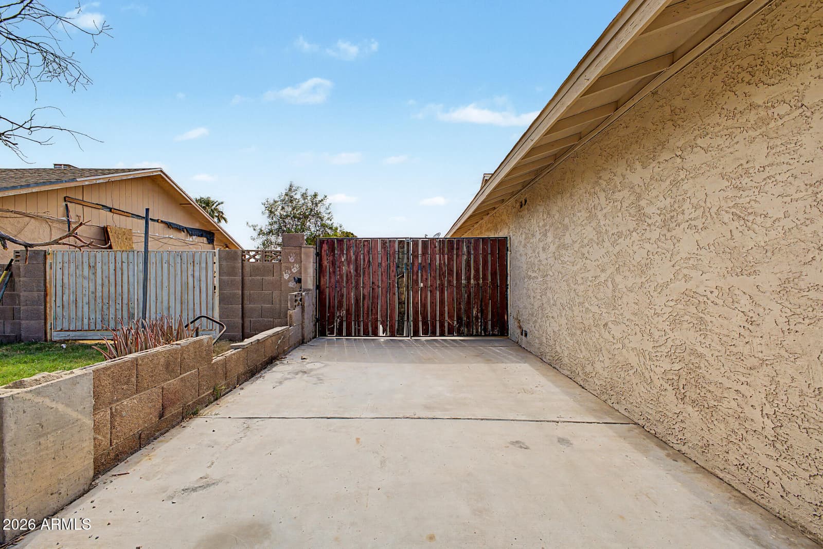 5220 N 68TH Avenue, Glendale, AZ 85303 — photo 4 of 42