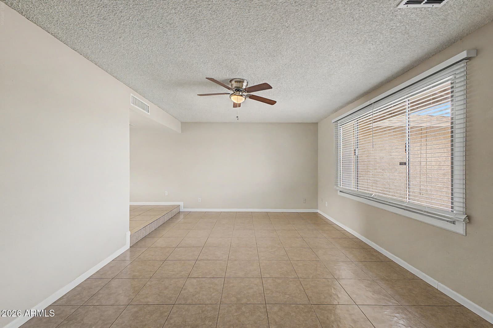 5220 N 68TH Avenue, Glendale, AZ 85303 — photo 7 of 42