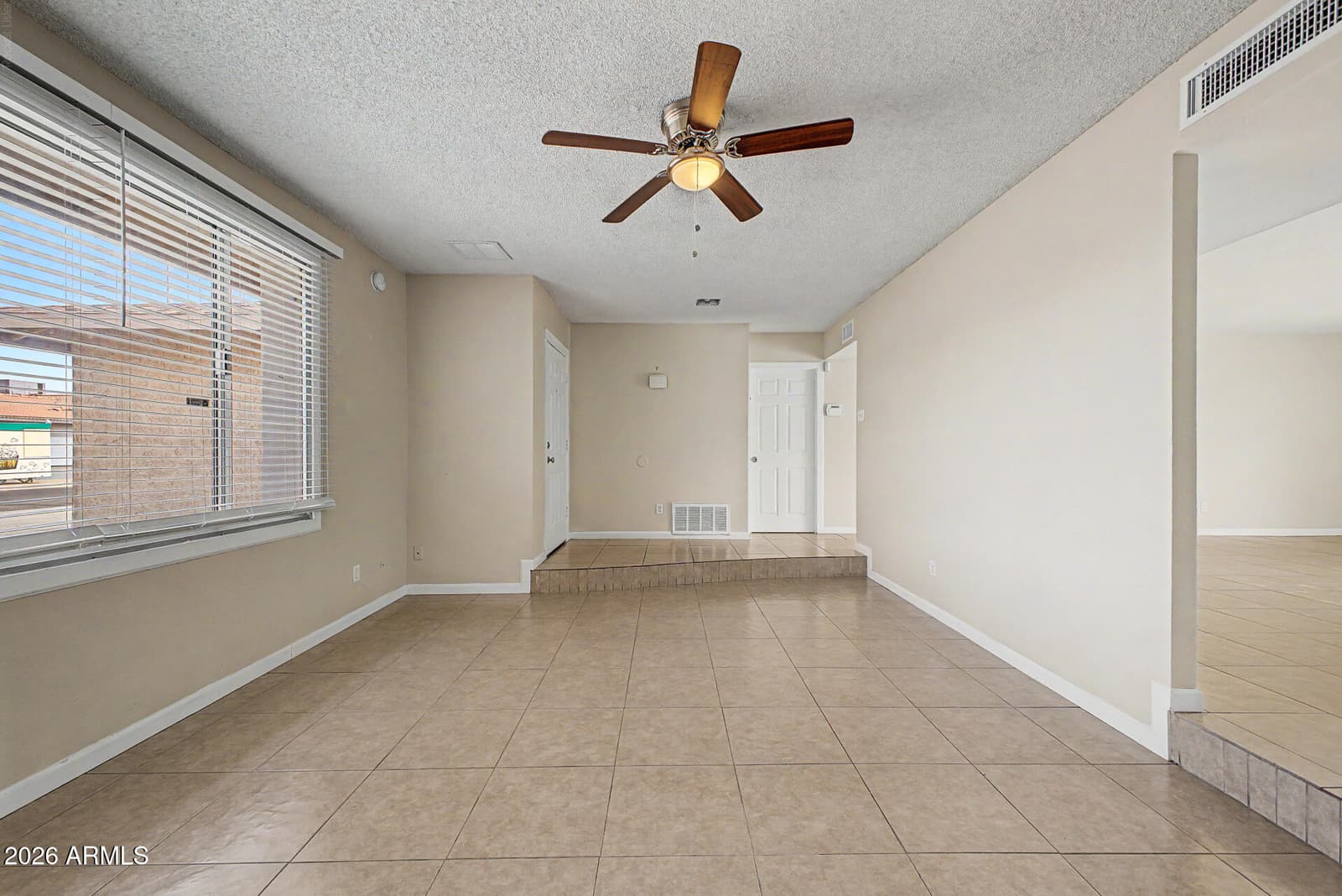 5220 N 68TH Avenue, Glendale, AZ 85303 — photo 8 of 42