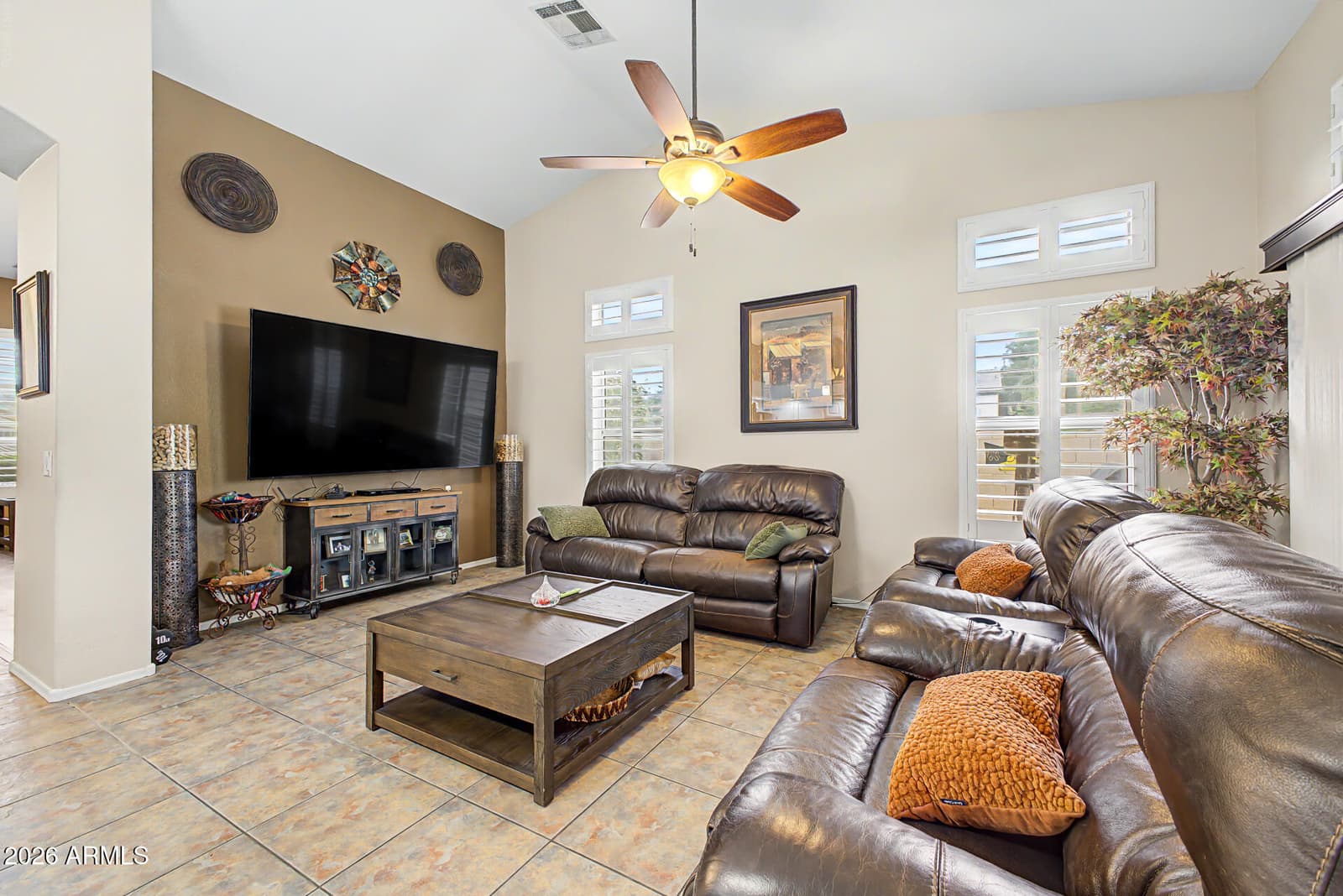 265 E LIBERTY Lane, Gilbert, AZ 85296 — photo 7 of 40