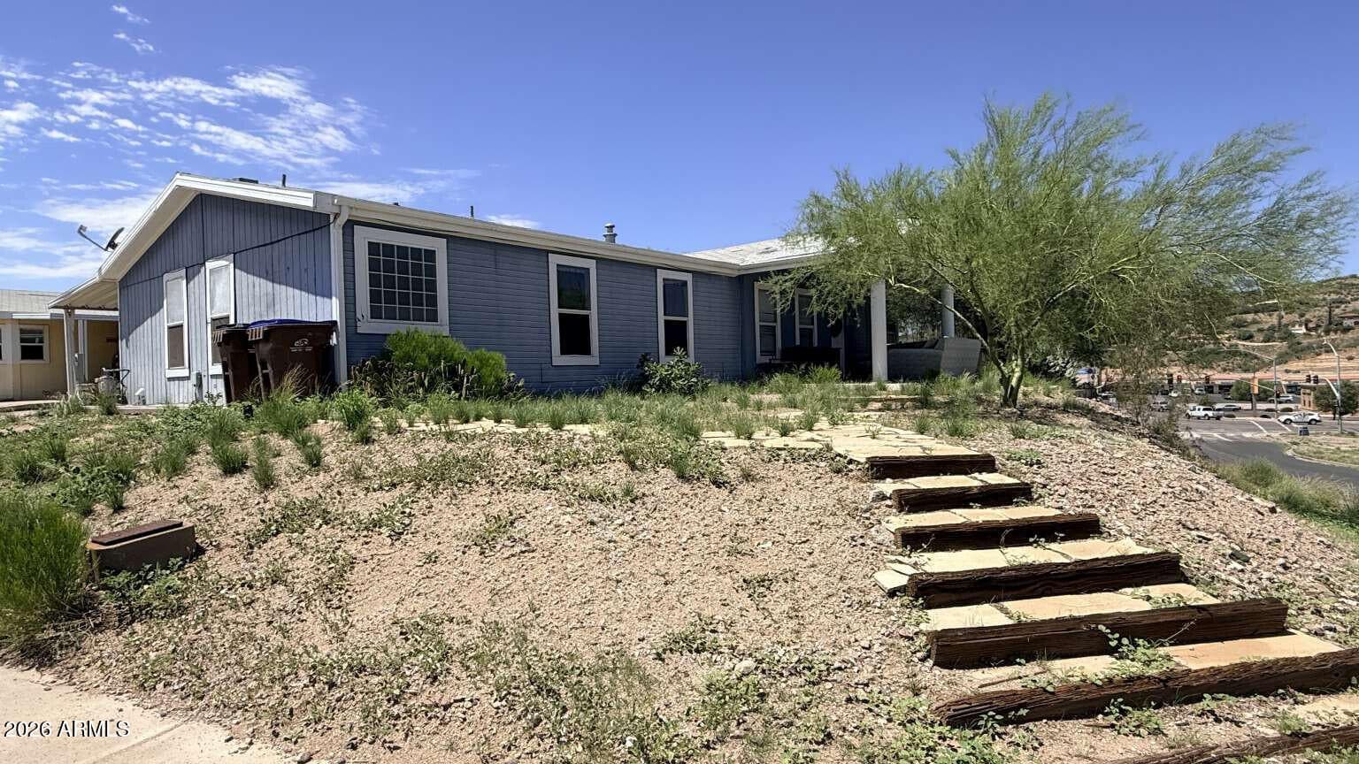 609 W ANDREA Circle, Miami, AZ 85539 — photo 4 of 31