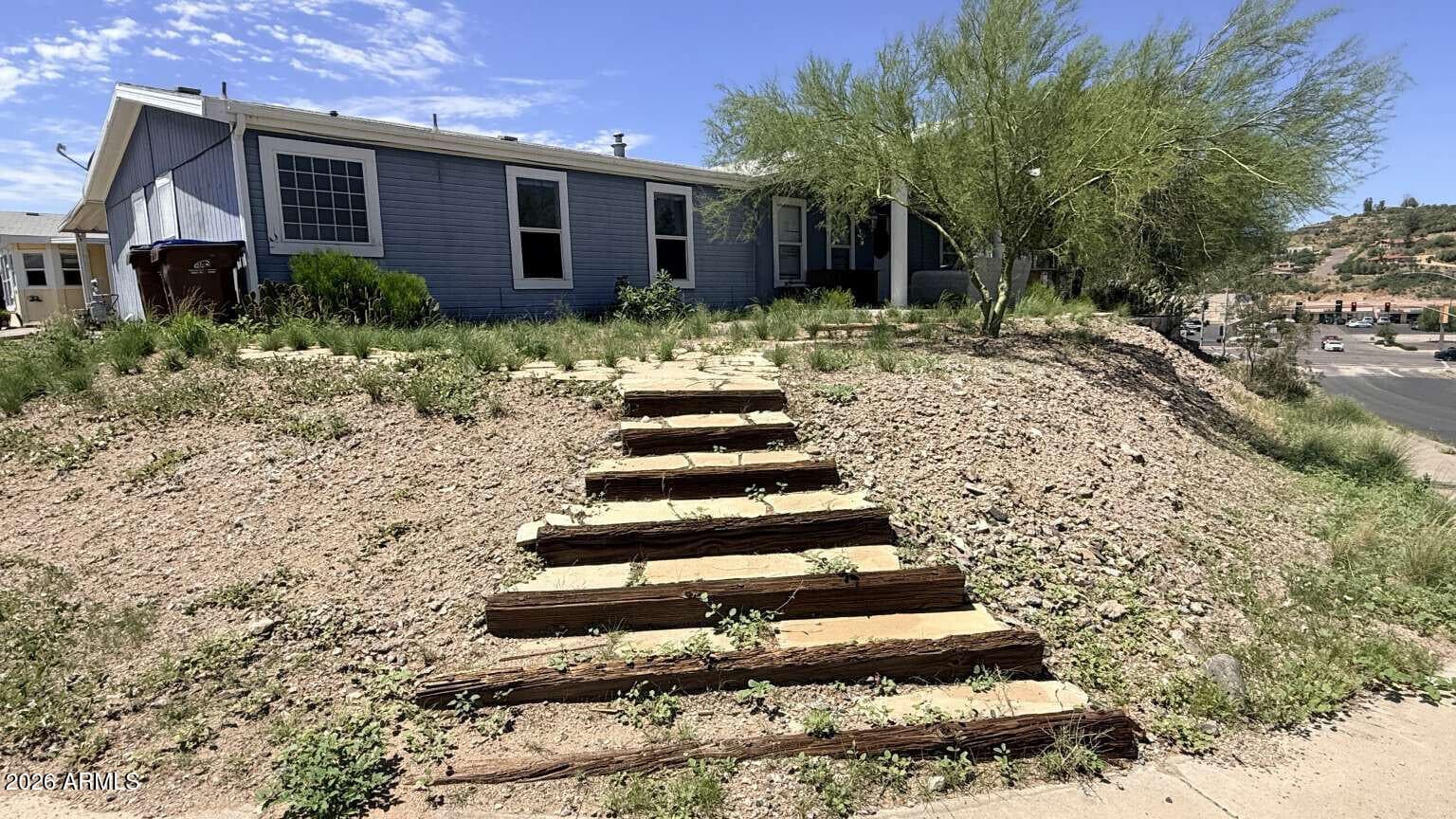 609 W ANDREA Circle, Miami, AZ 85539 — photo 8 of 31