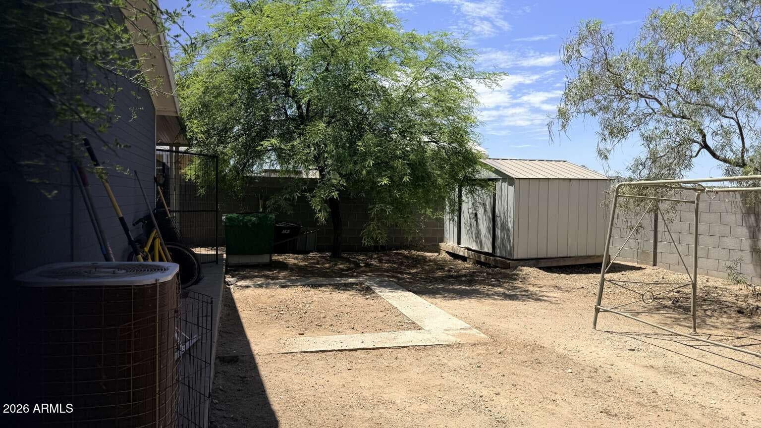 609 W ANDREA Circle, Miami, AZ 85539 — photo 13 of 31