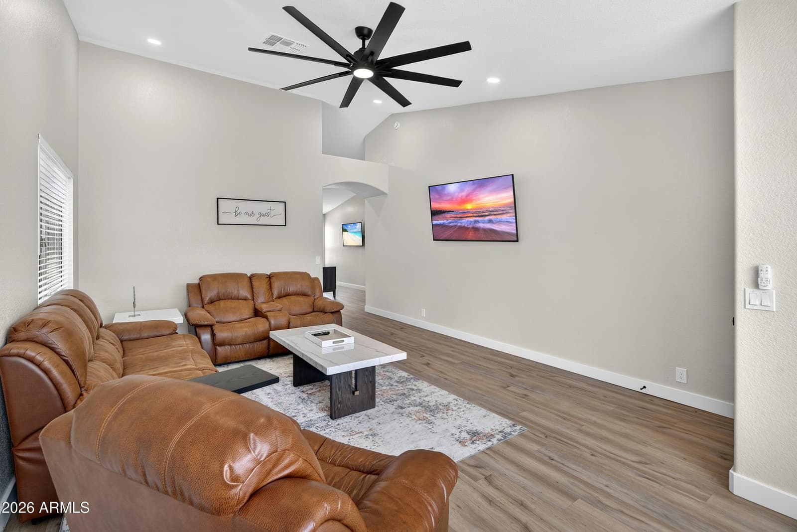 8947 W SIERRA VISTA Drive, Glendale, AZ 85305 — photo 7 of 41