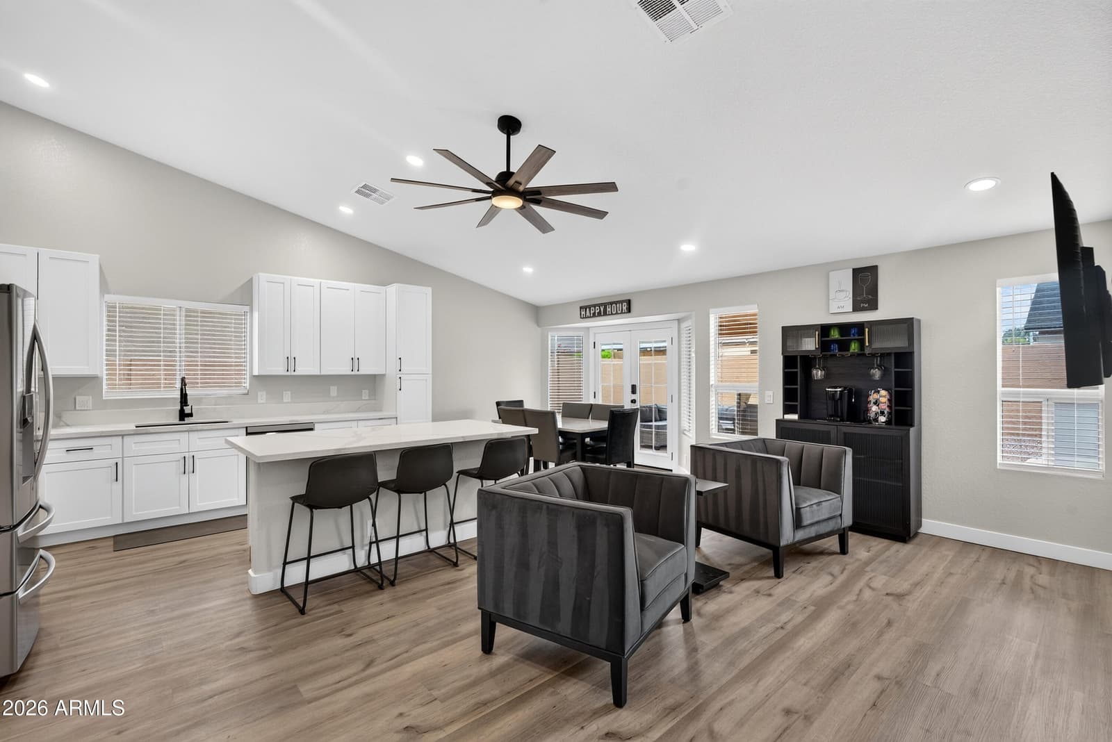 8947 W SIERRA VISTA Drive, Glendale, AZ 85305 — photo 8 of 41