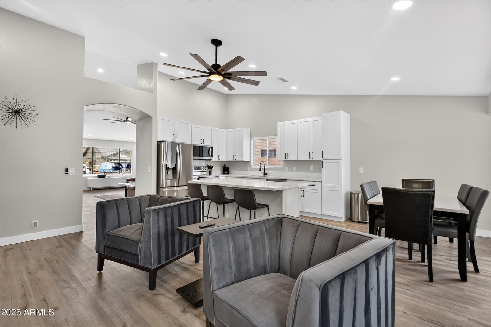 8947 W SIERRA VISTA Drive, Glendale, AZ 85305 — photo 11 of 41