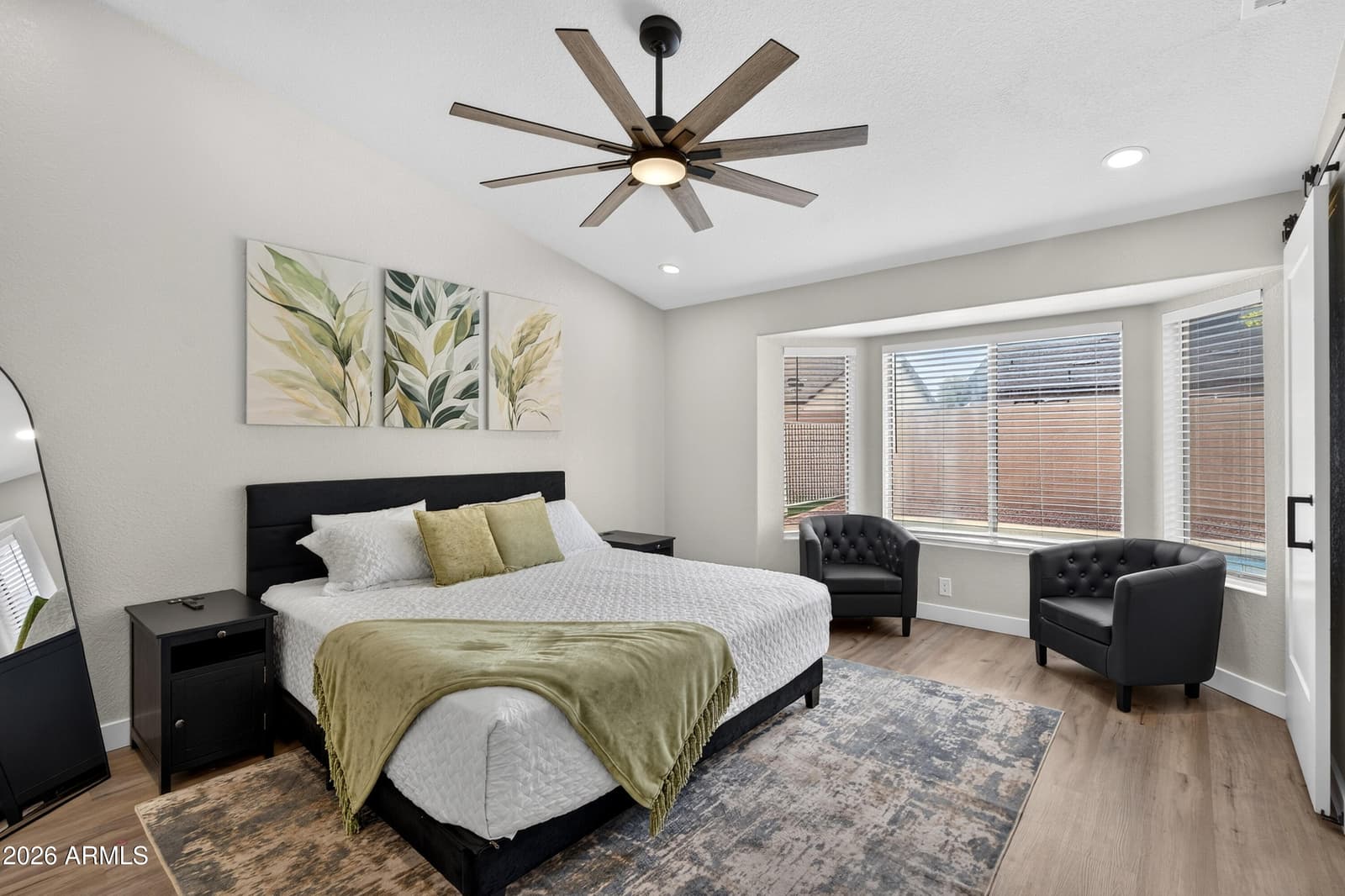 8947 W SIERRA VISTA Drive, Glendale, AZ 85305 — photo 19 of 41