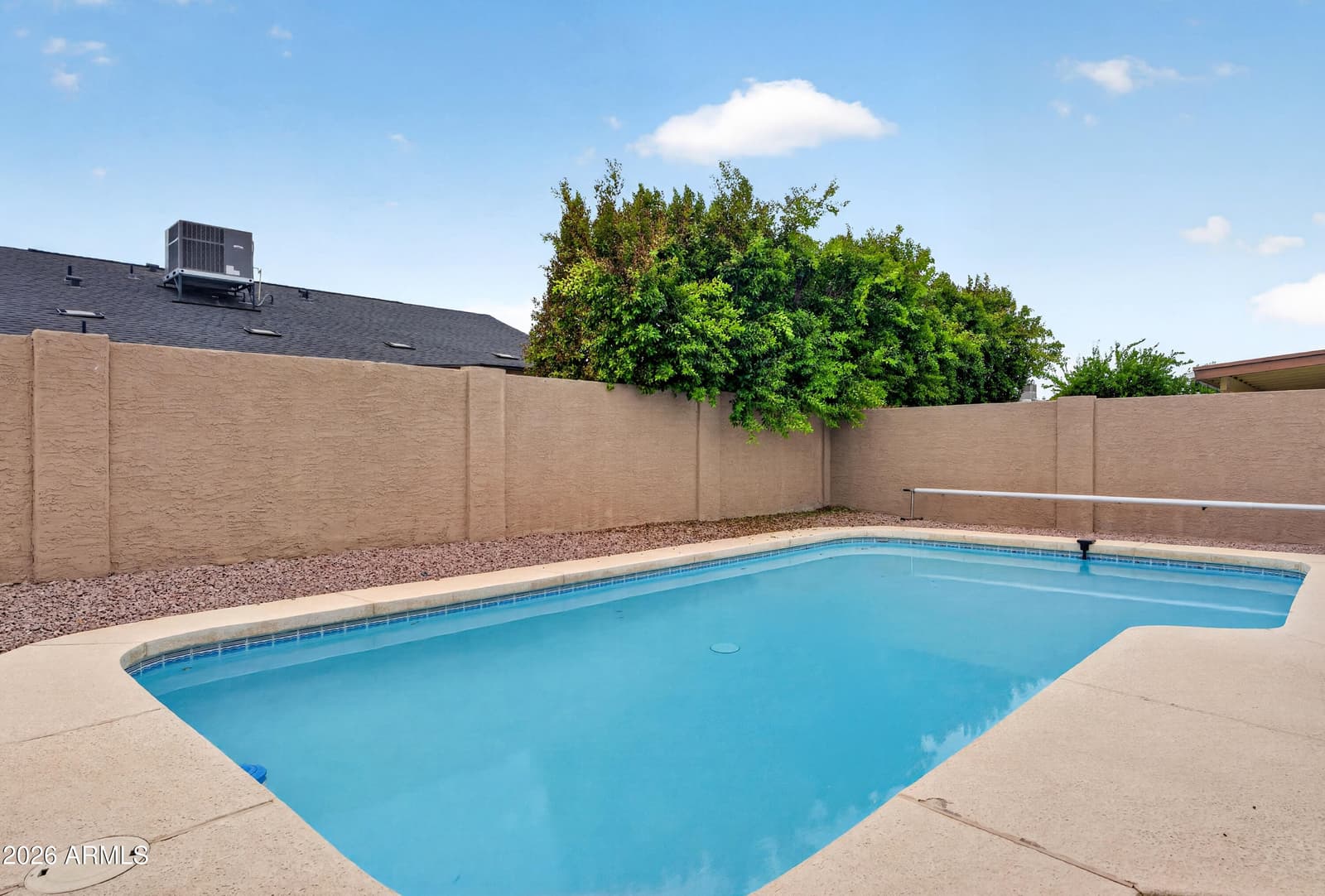8947 W SIERRA VISTA Drive, Glendale, AZ 85305 — photo 4 of 41
