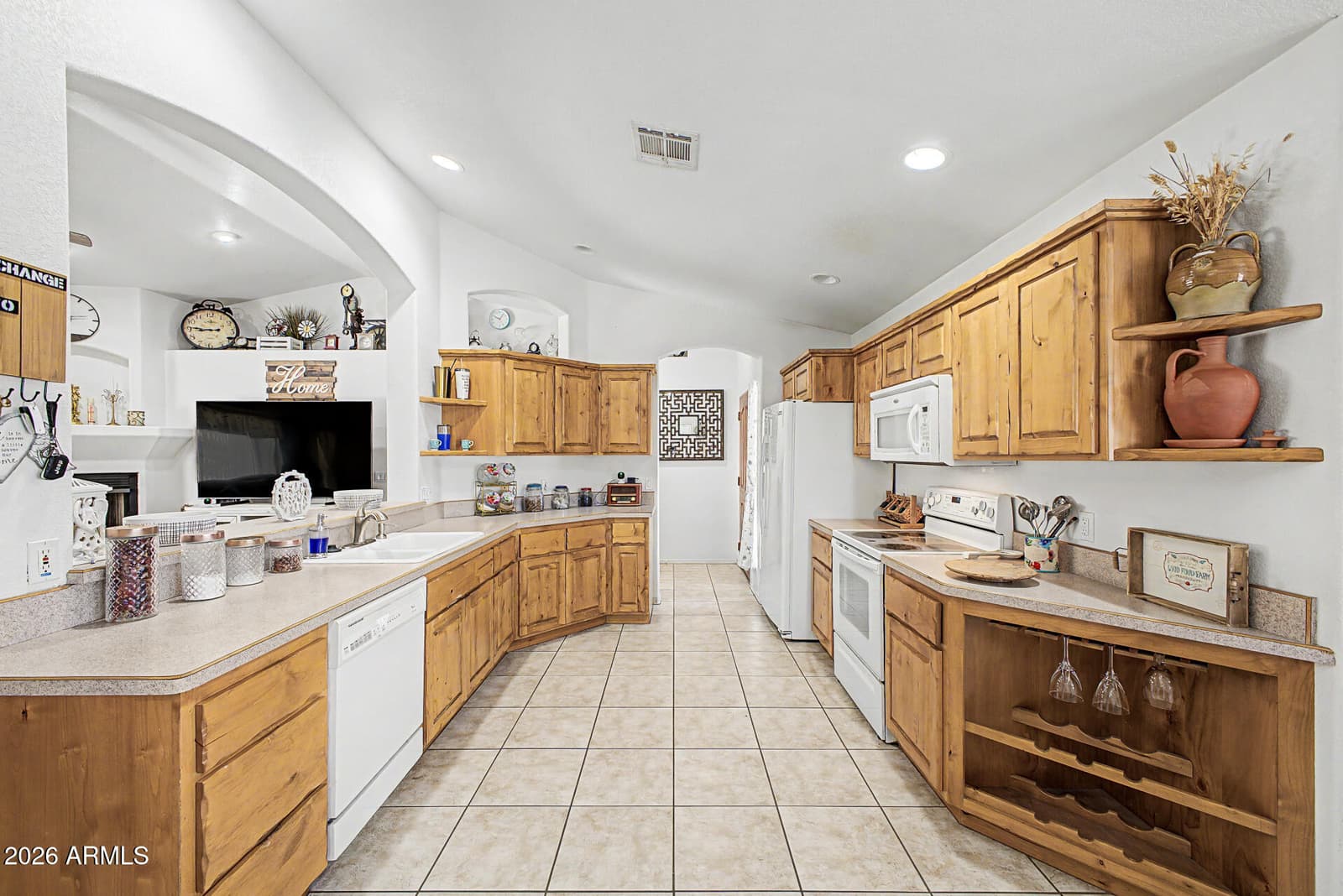 560 TOPEKA Drive, Wickenburg, AZ 85390 — photo 5 of 30