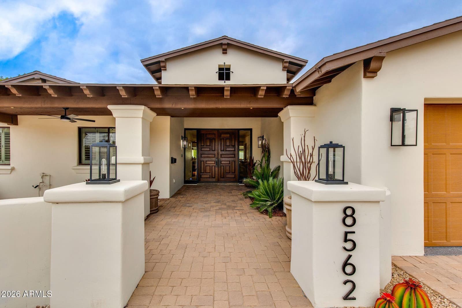 8562 E TURNEY Avenue, Scottsdale, AZ 85251 — photo 1 of 19