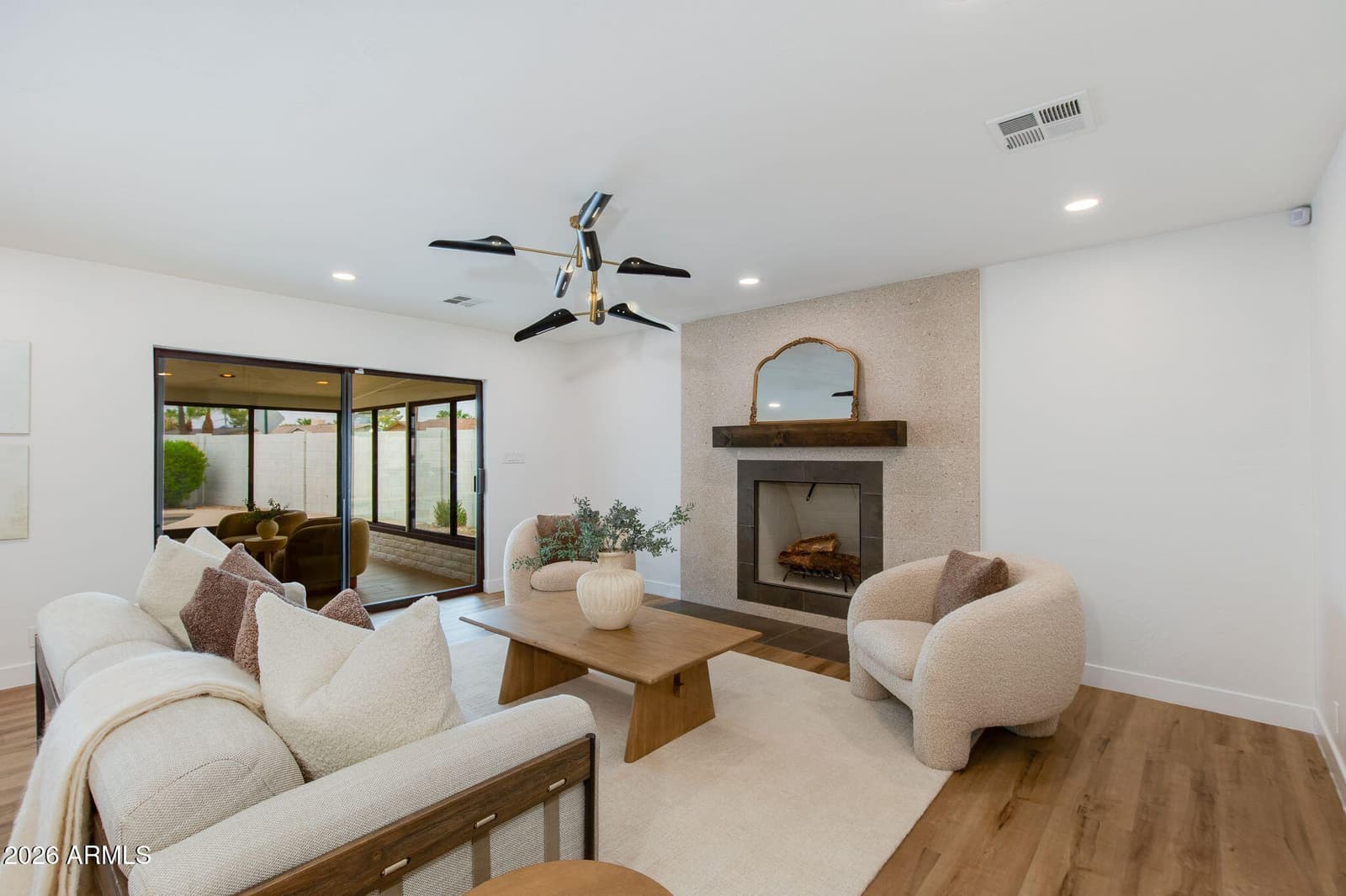 8562 E TURNEY Avenue, Scottsdale, AZ 85251 — photo 5 of 19