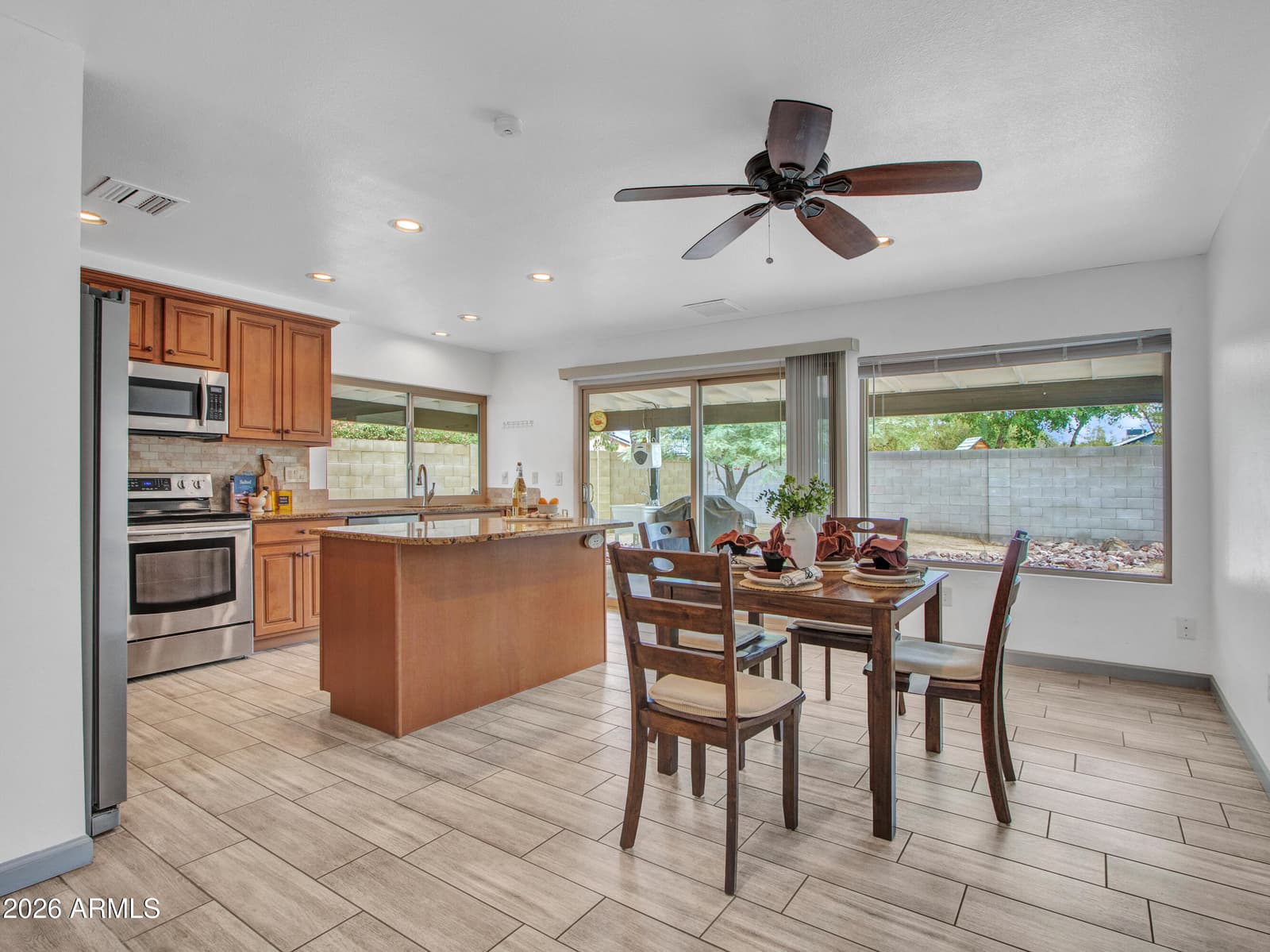 2324 W PORT AU PRINCE Lane, Phoenix, AZ 85023 — photo 12 of 52