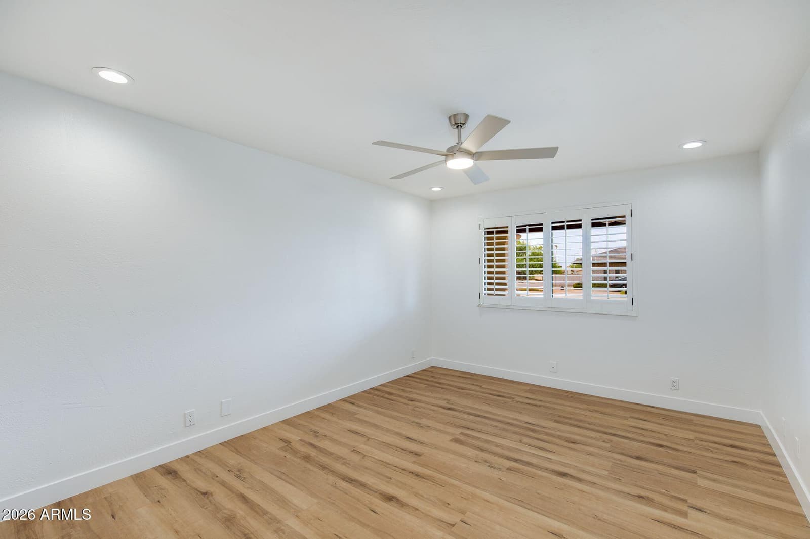 8562 E TURNEY Avenue, Scottsdale, AZ 85251 — photo 13 of 19