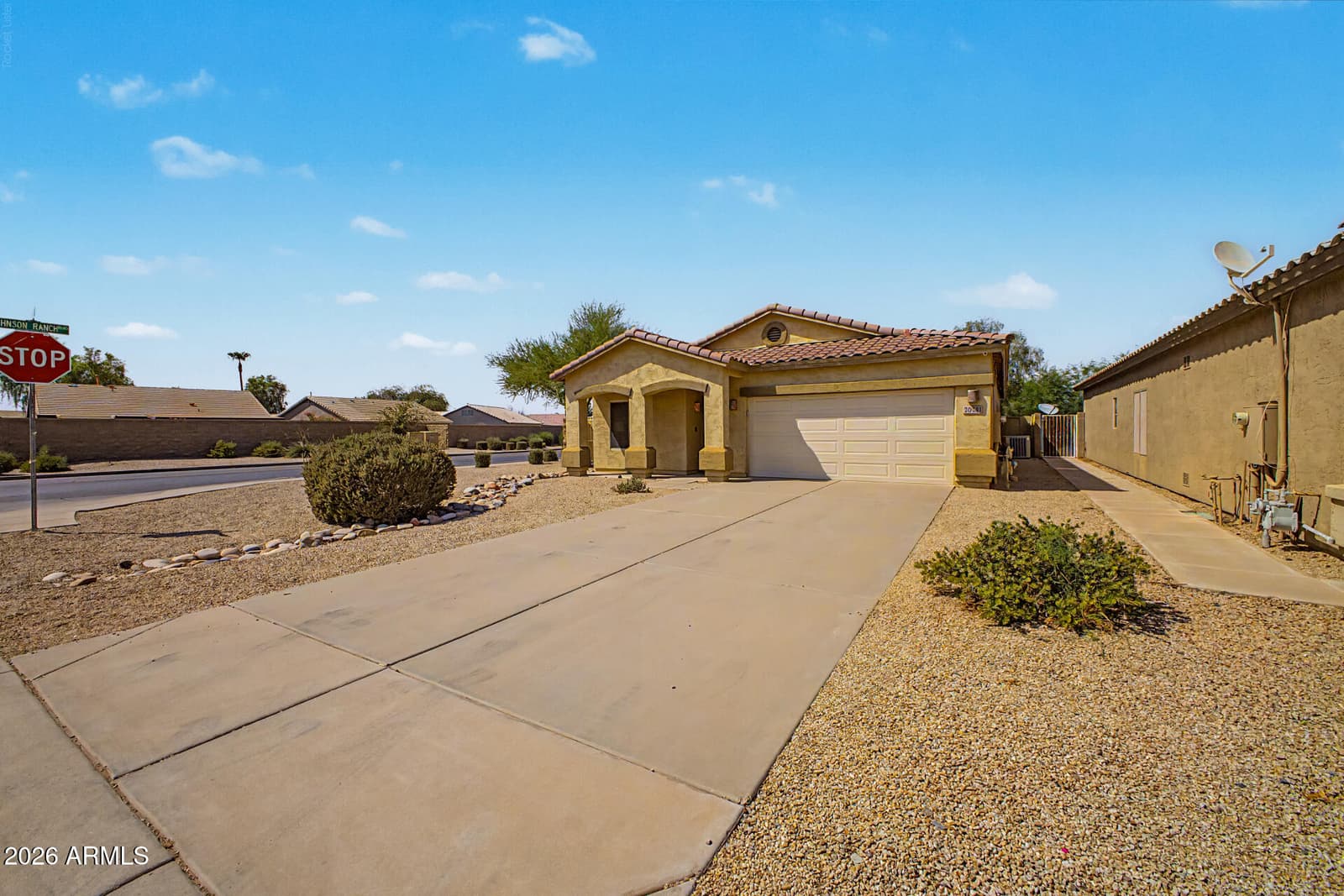 30381 N DESERT WILLOW Boulevard, San Tan Valley, AZ 85143 — photo 3 of 42