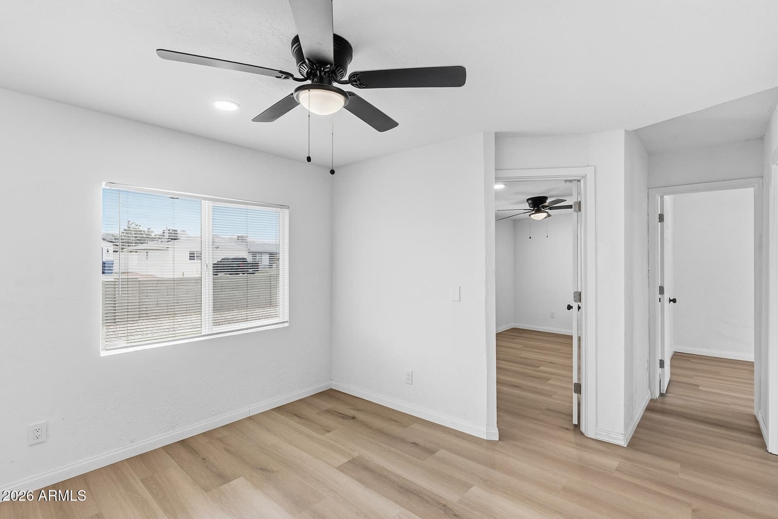 2750 E WIER Avenue, Phoenix, AZ 85040 — photo 5 of 23