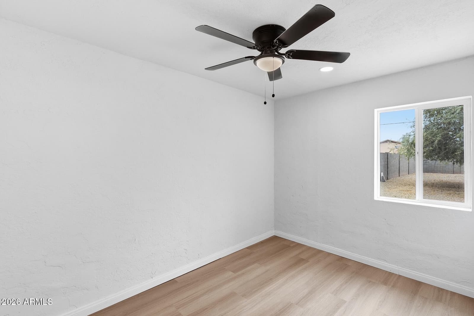 2750 E WIER Avenue, Phoenix, AZ 85040 — photo 8 of 23