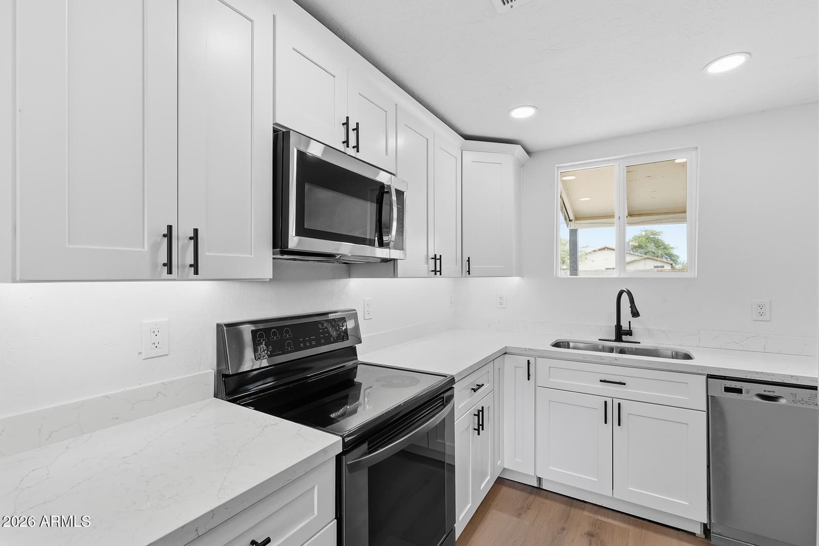 2750 E WIER Avenue, Phoenix, AZ 85040 — photo 15 of 23