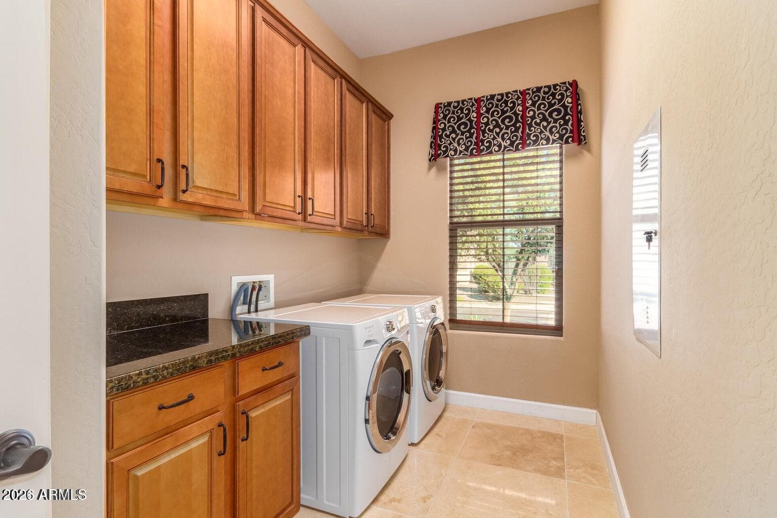3139 E HARWELL Road, Phoenix, AZ 85042 — photo 12 of 15