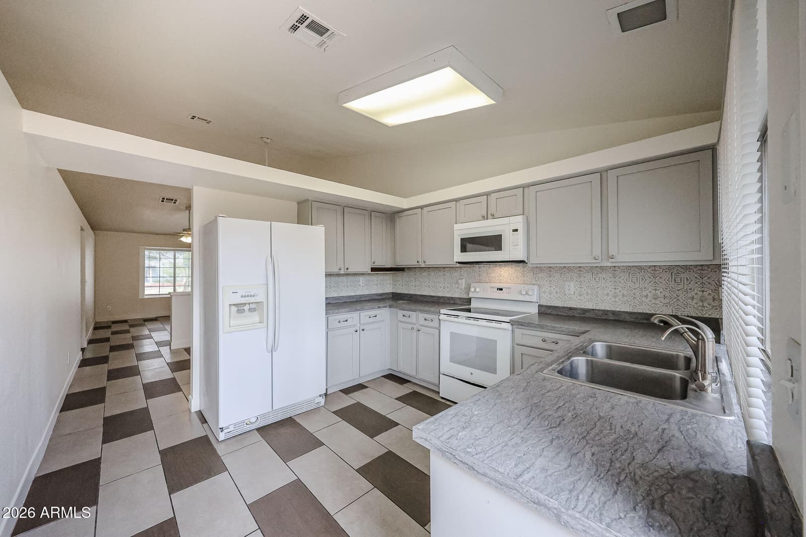 10100 N 89th Avenue 1, Peoria, AZ 85345 — photo 3 of 22