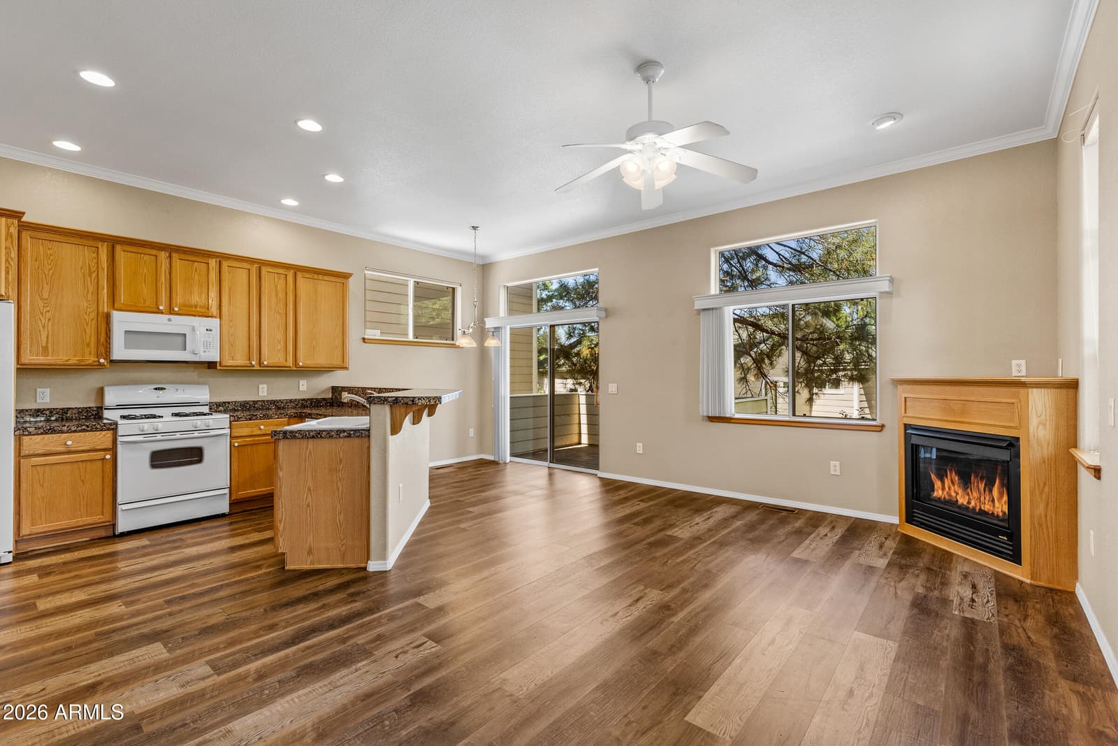4450 E SAVANNAH Circle, Flagstaff, AZ 86004 — photo 5 of 34