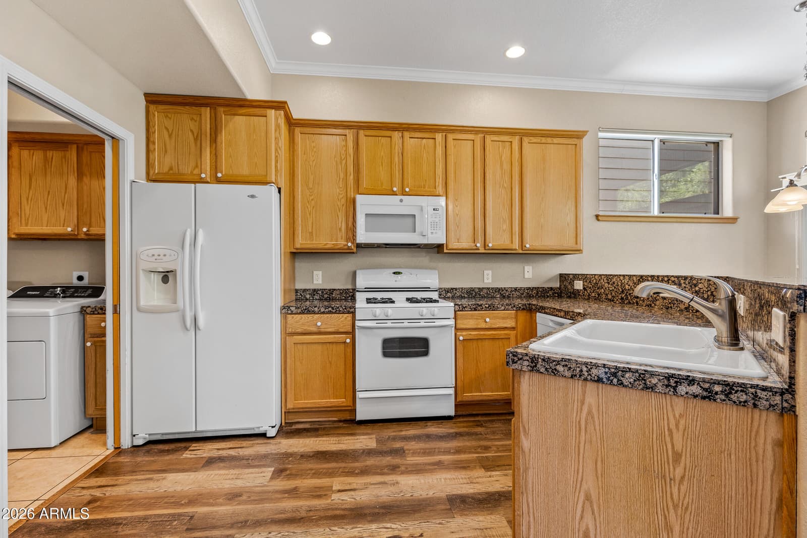 4450 E SAVANNAH Circle, Flagstaff, AZ 86004 — photo 9 of 34
