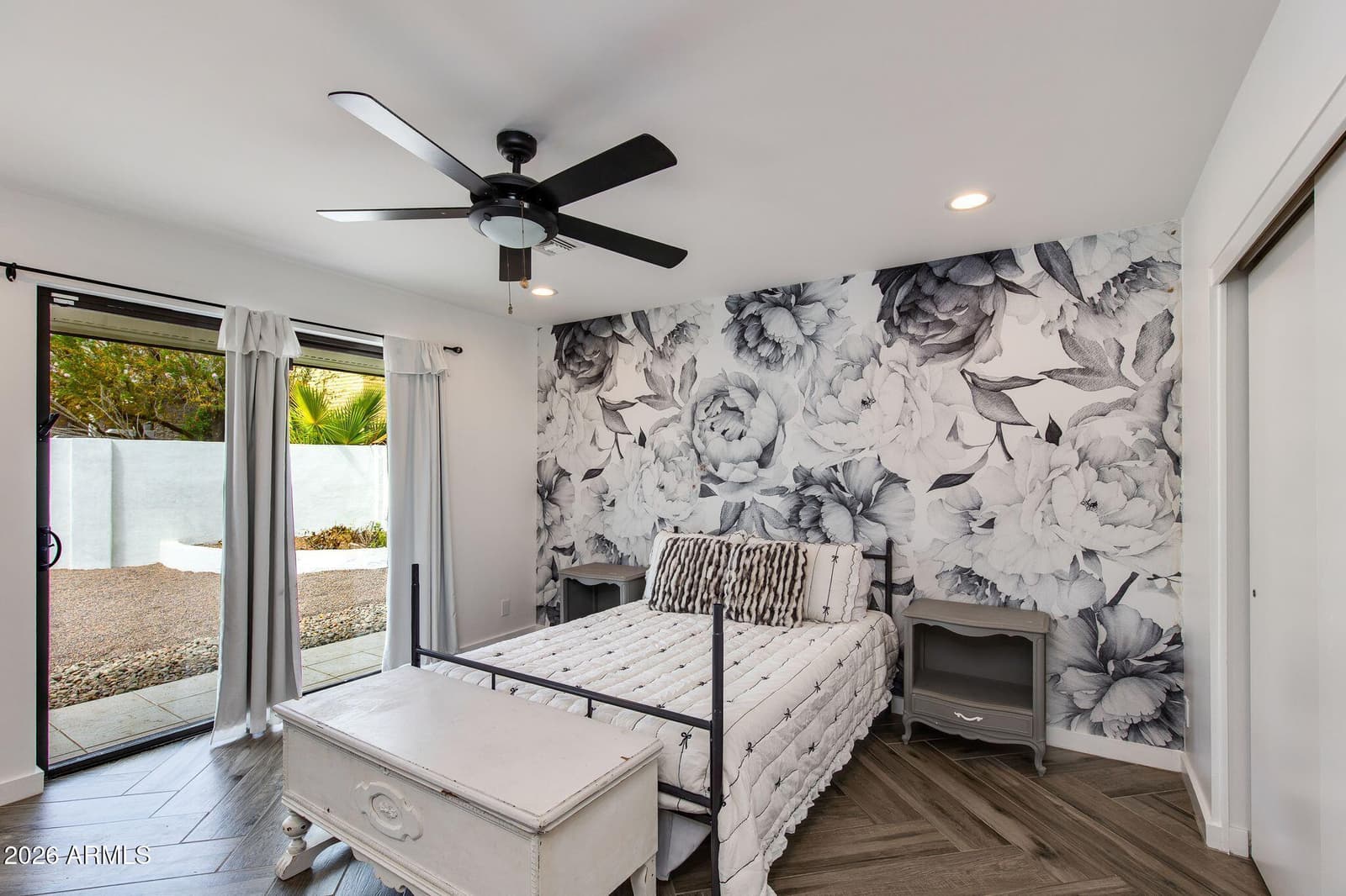 2102 E Orangewood Avenue, Phoenix, AZ 85020 — photo 14 of 33