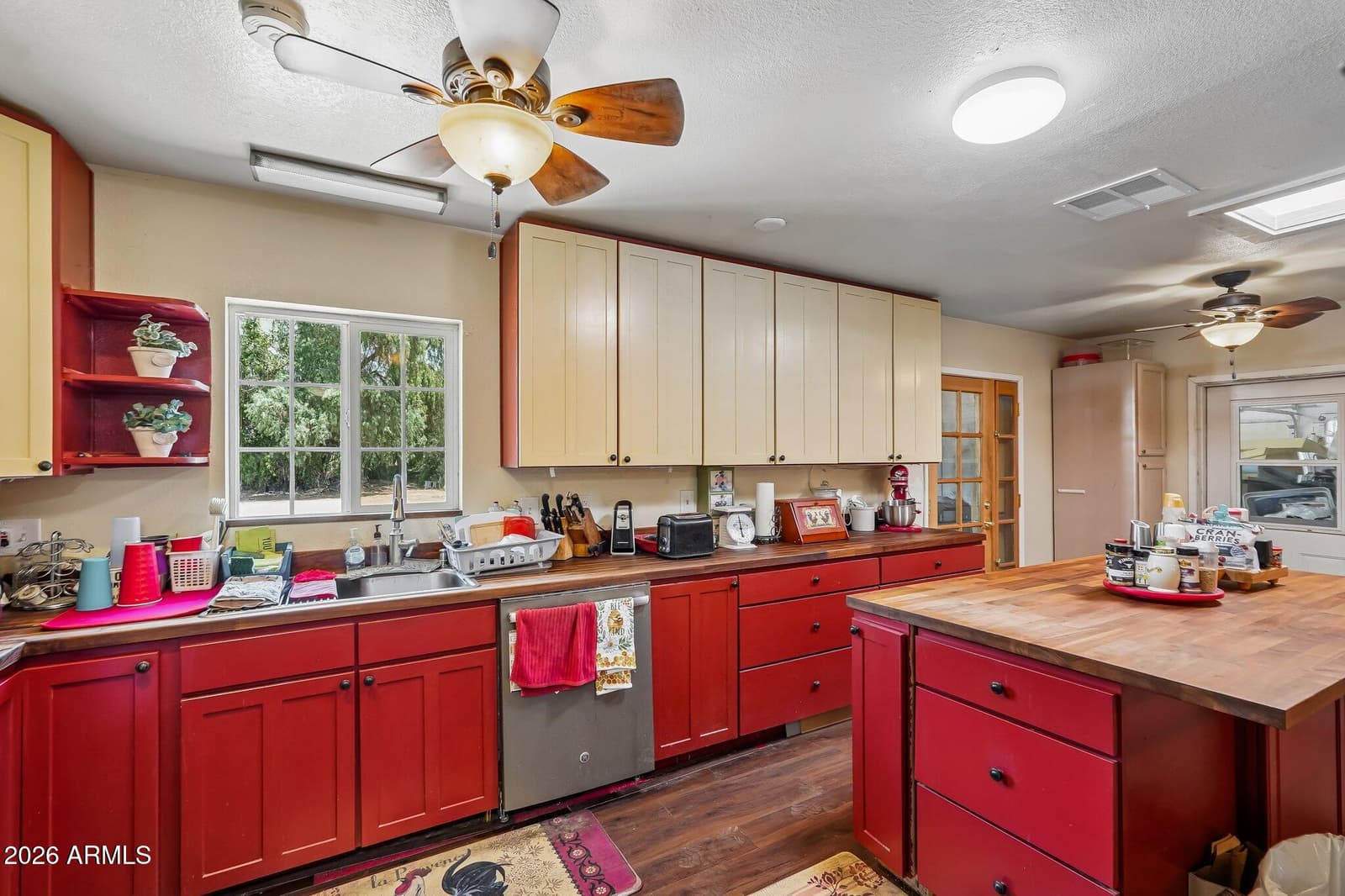 10520 W MULBERRY Drive, Avondale, AZ 85392 — photo 10 of 32