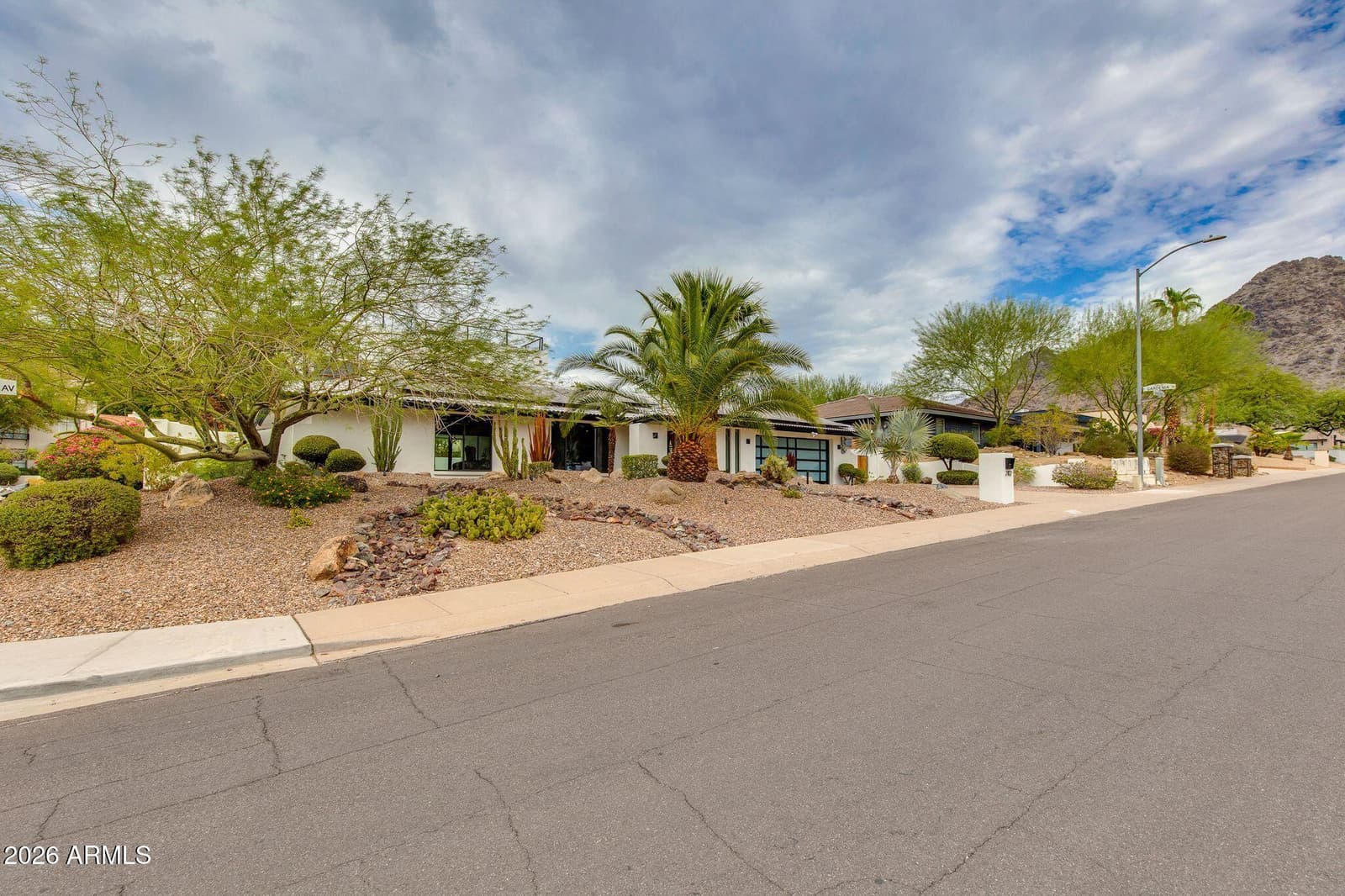 2102 E Orangewood Avenue, Phoenix, AZ 85020 — photo 1 of 33