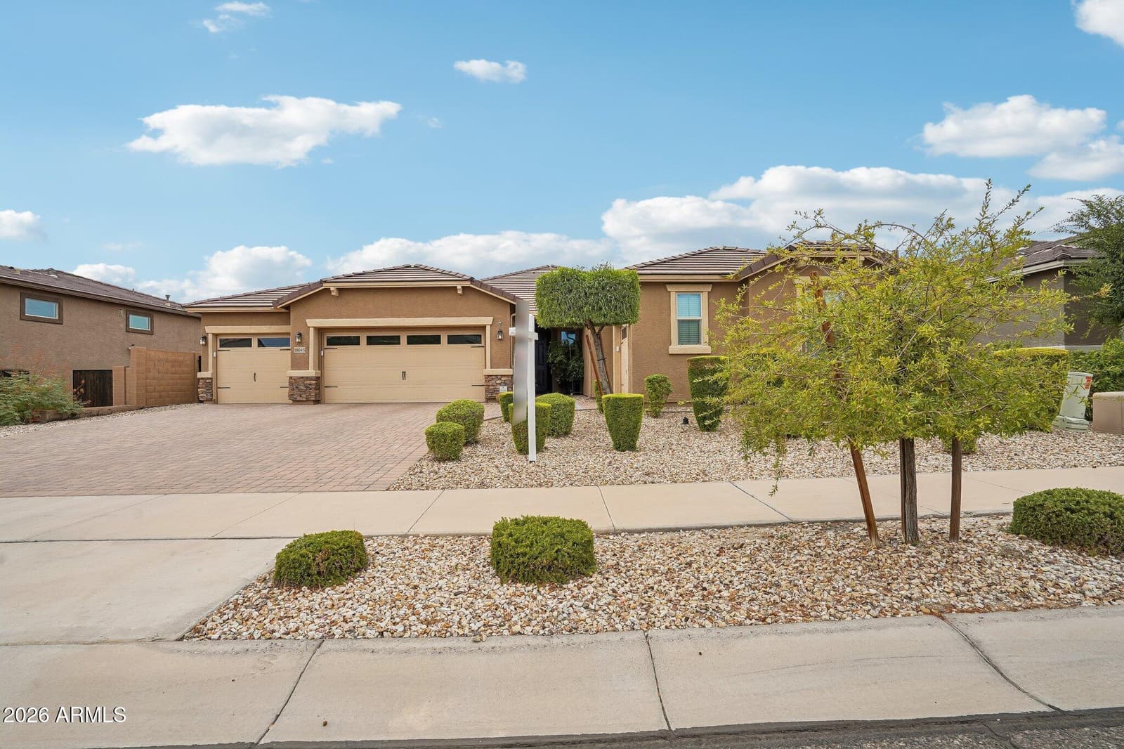 19045 W MERCER Lane, Surprise, AZ 85388 — photo 3 of 51