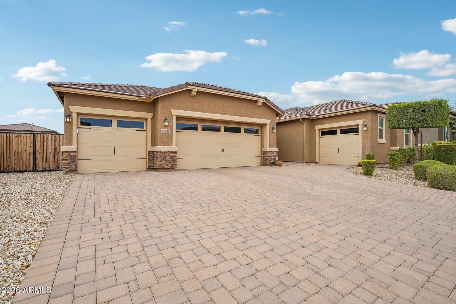 19045 W MERCER Lane, Surprise, AZ 85388 — photo 5 of 51