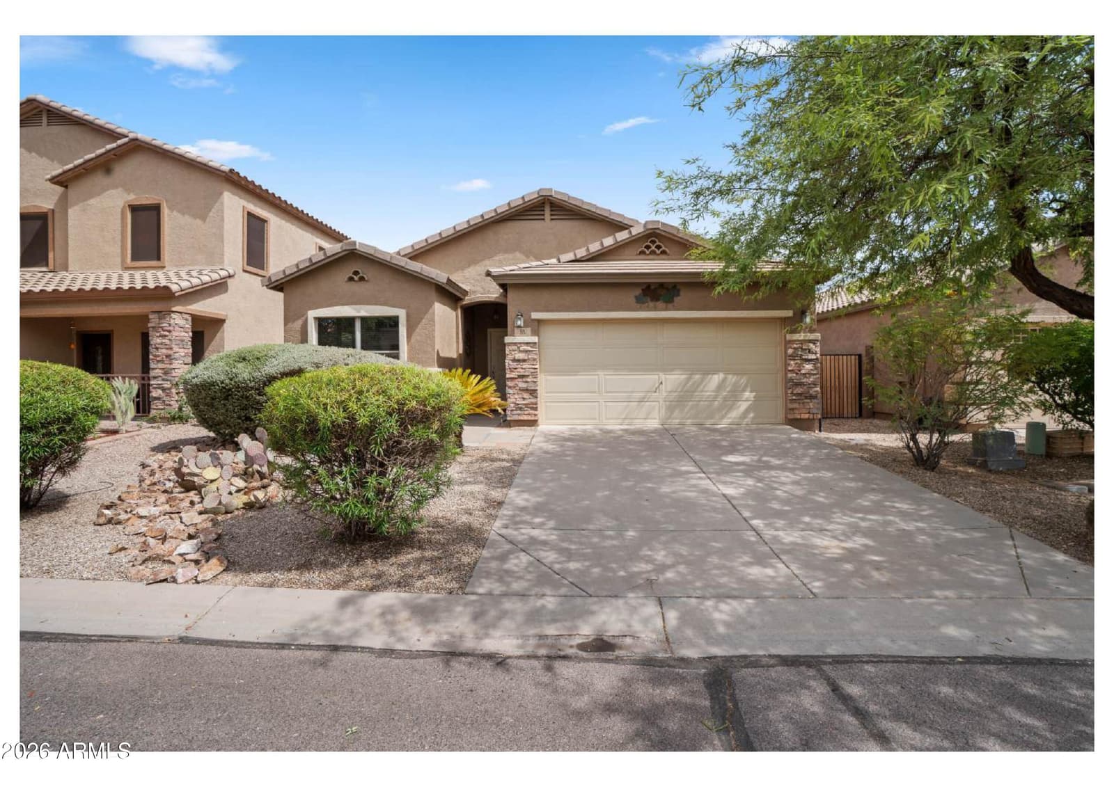 98 W DESERT VISTA Trail, San Tan Valley, AZ 85143 — photo 2 of 31