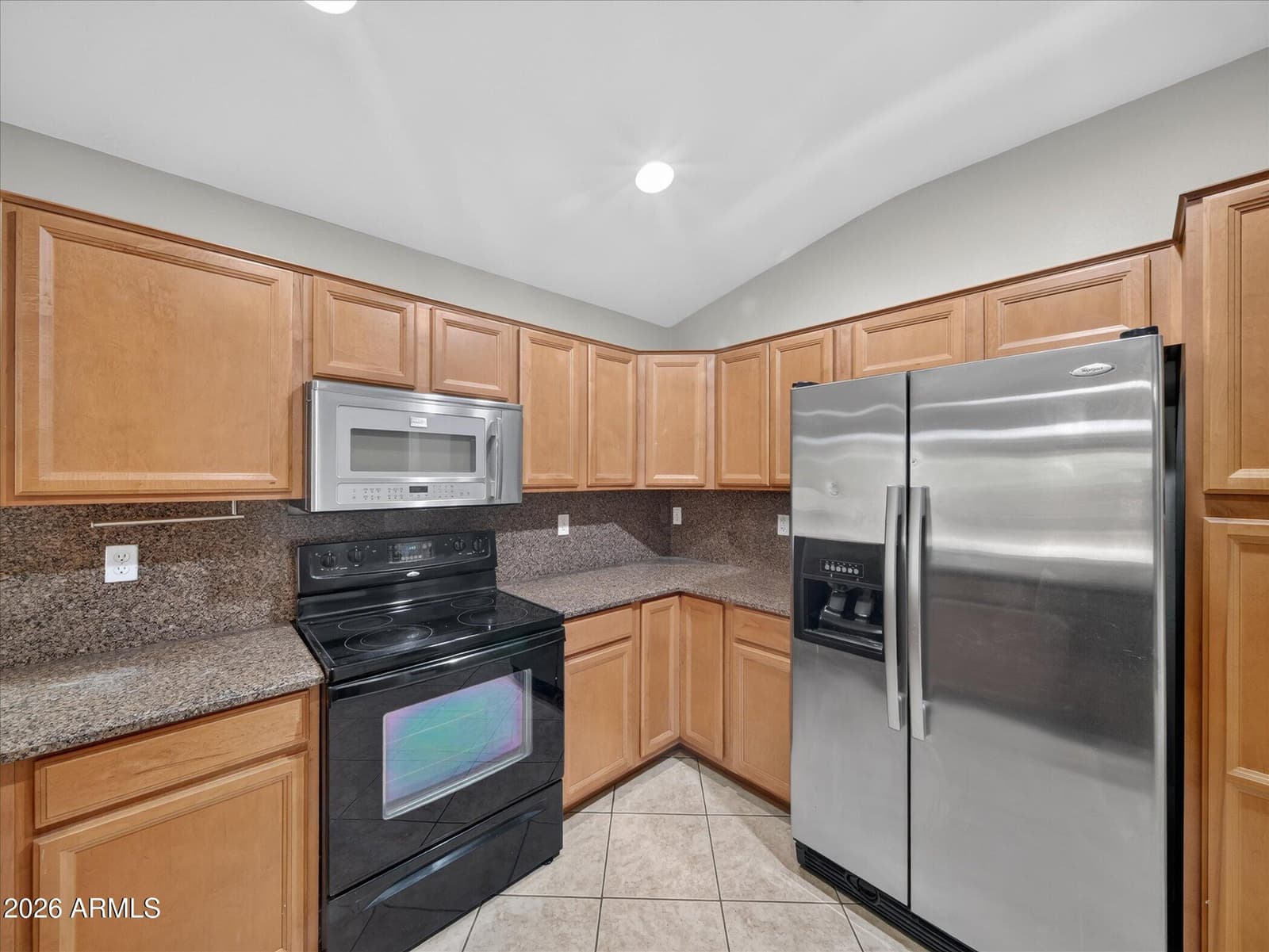 633 E LESLIE Avenue, San Tan Valley, AZ 85140 — photo 5 of 36