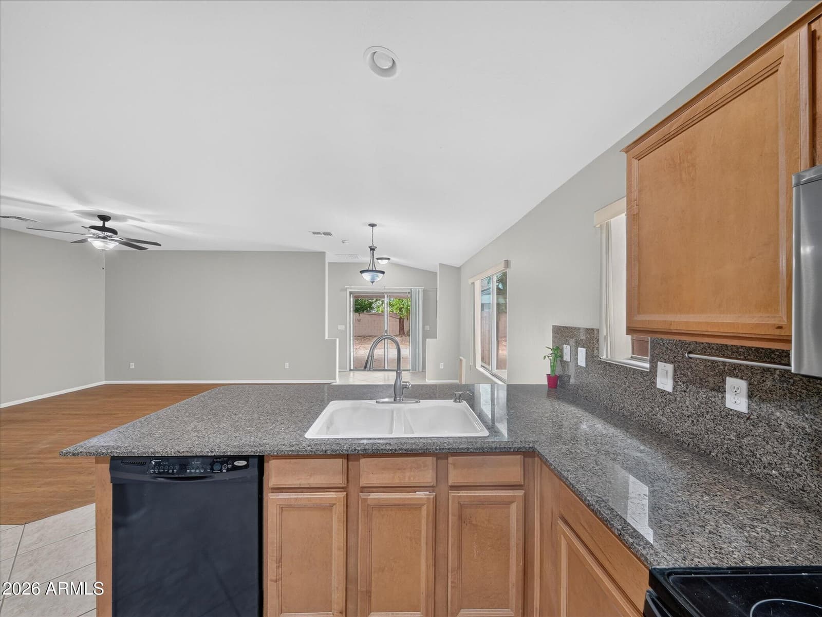 633 E LESLIE Avenue, San Tan Valley, AZ 85140 — photo 2 of 36
