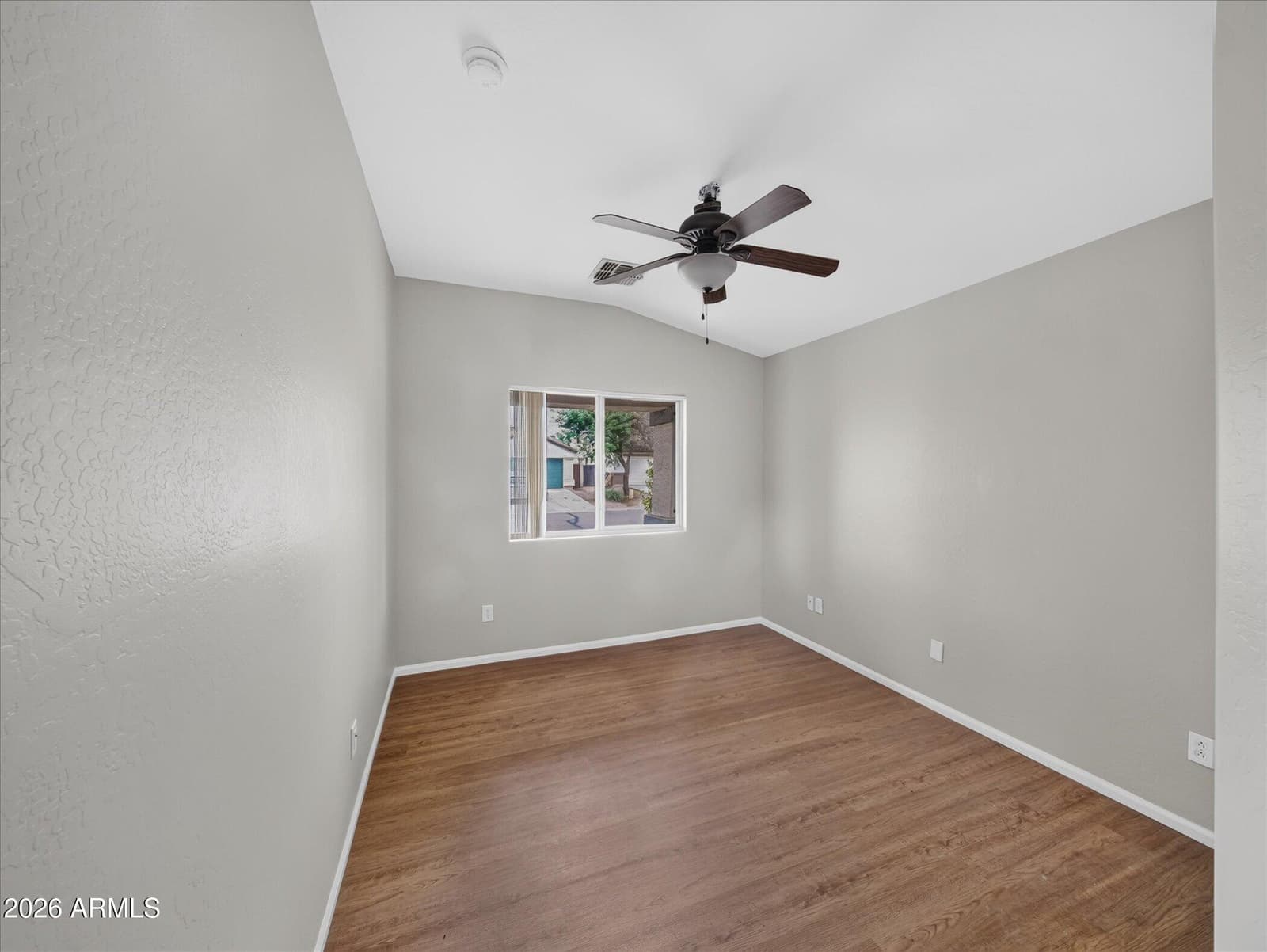 633 E LESLIE Avenue, San Tan Valley, AZ 85140 — photo 14 of 36