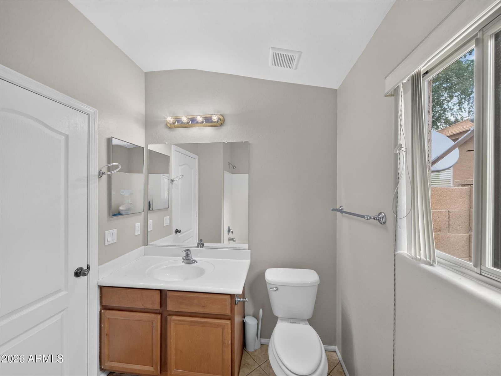 633 E LESLIE Avenue, San Tan Valley, AZ 85140 — photo 16 of 36