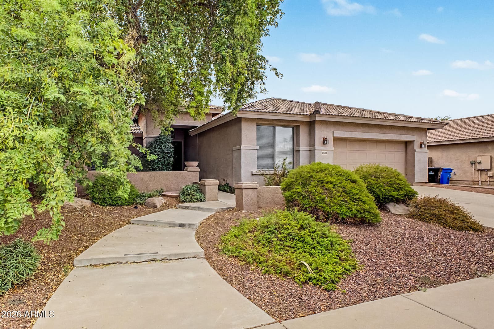 4037 W KELTON Avenue, Phoenix, AZ 85053 — photo 3 of 44