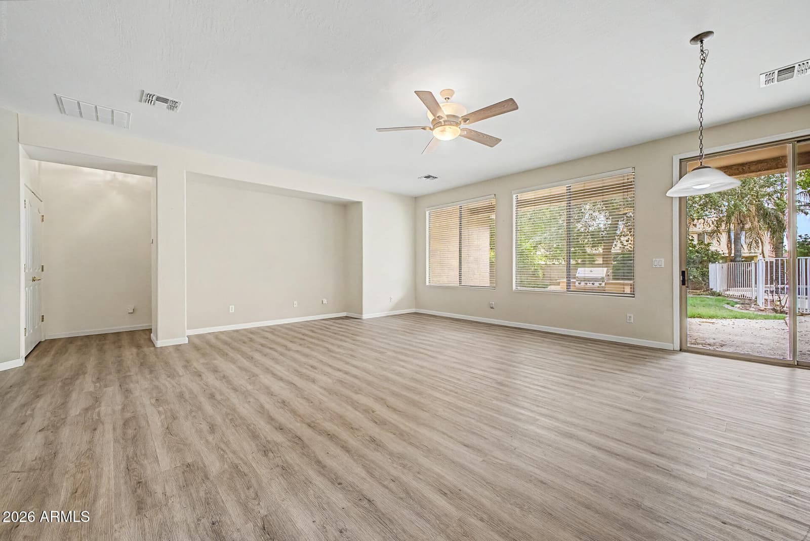 4037 W KELTON Avenue, Phoenix, AZ 85053 — photo 11 of 44